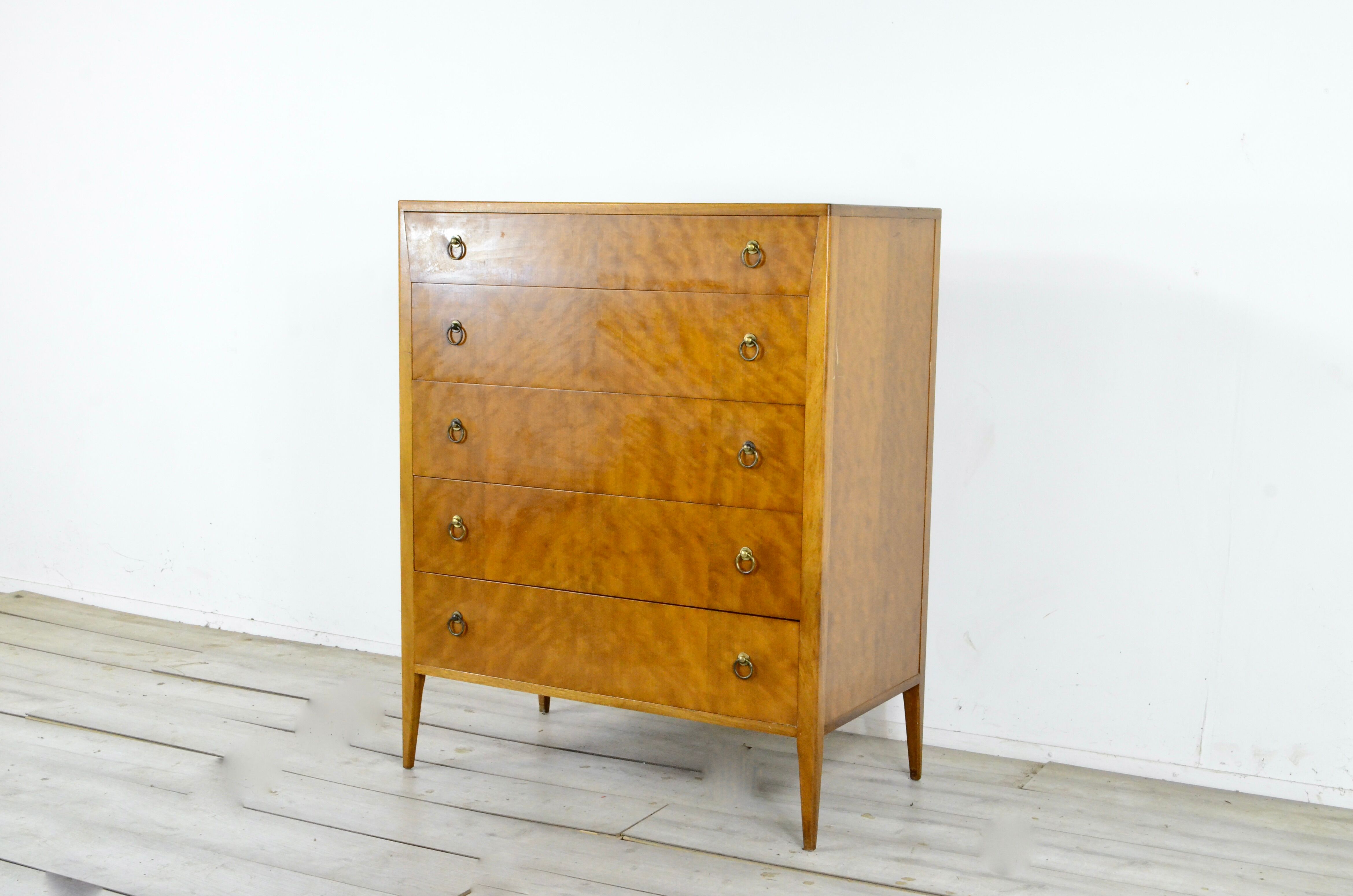 Commode en noyer du milieu du siècle  Tallboy