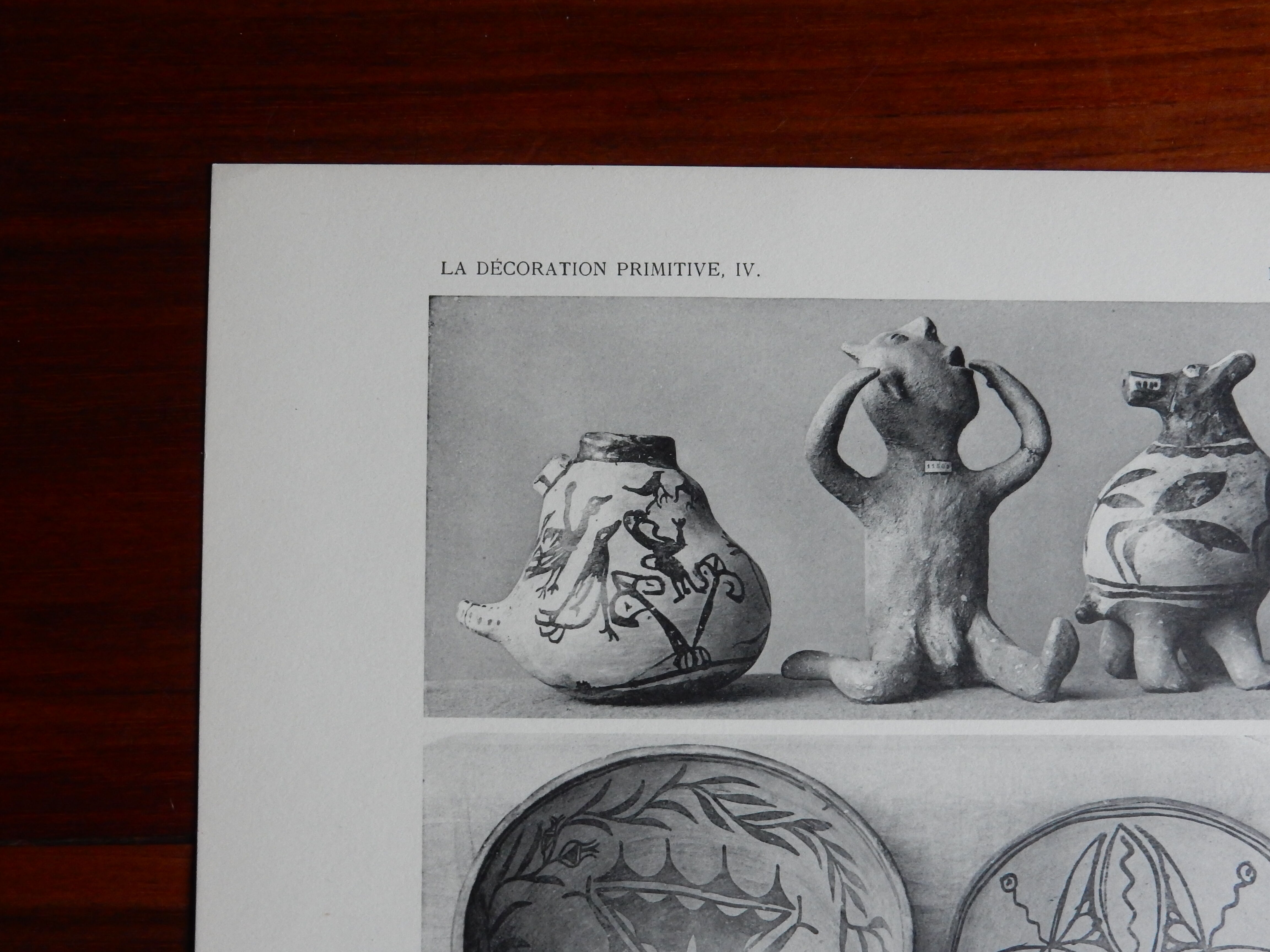 Traditional ceramics of Mexico board Primitive decoration