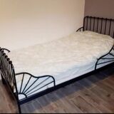 Scalable bed child wrought iron