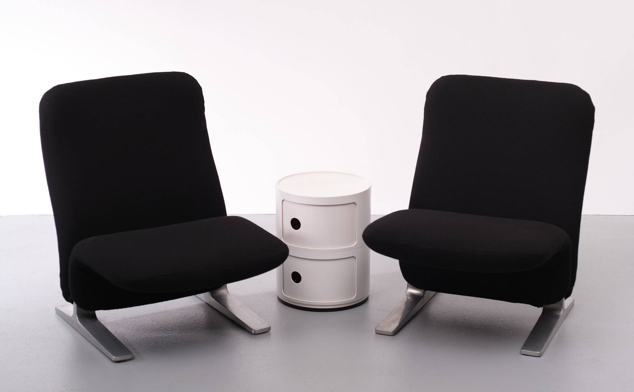 F780 Concorde Lounge Chairs by Pierre Paulin for Artifort in New Upholstery
