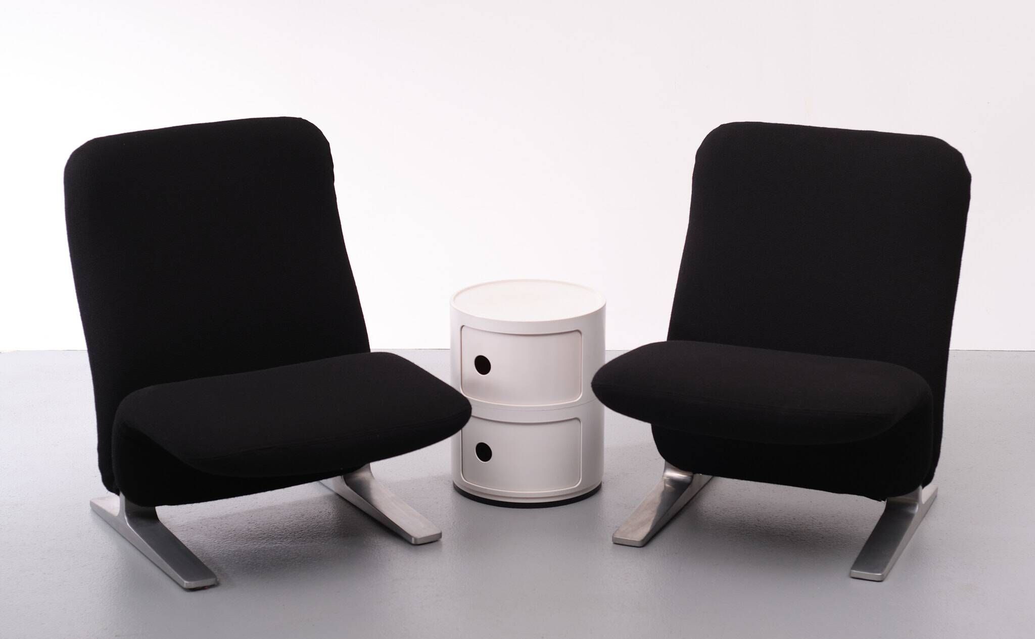 F780 Concorde Lounge Chairs by Pierre Paulin for Artifort in New Upholstery