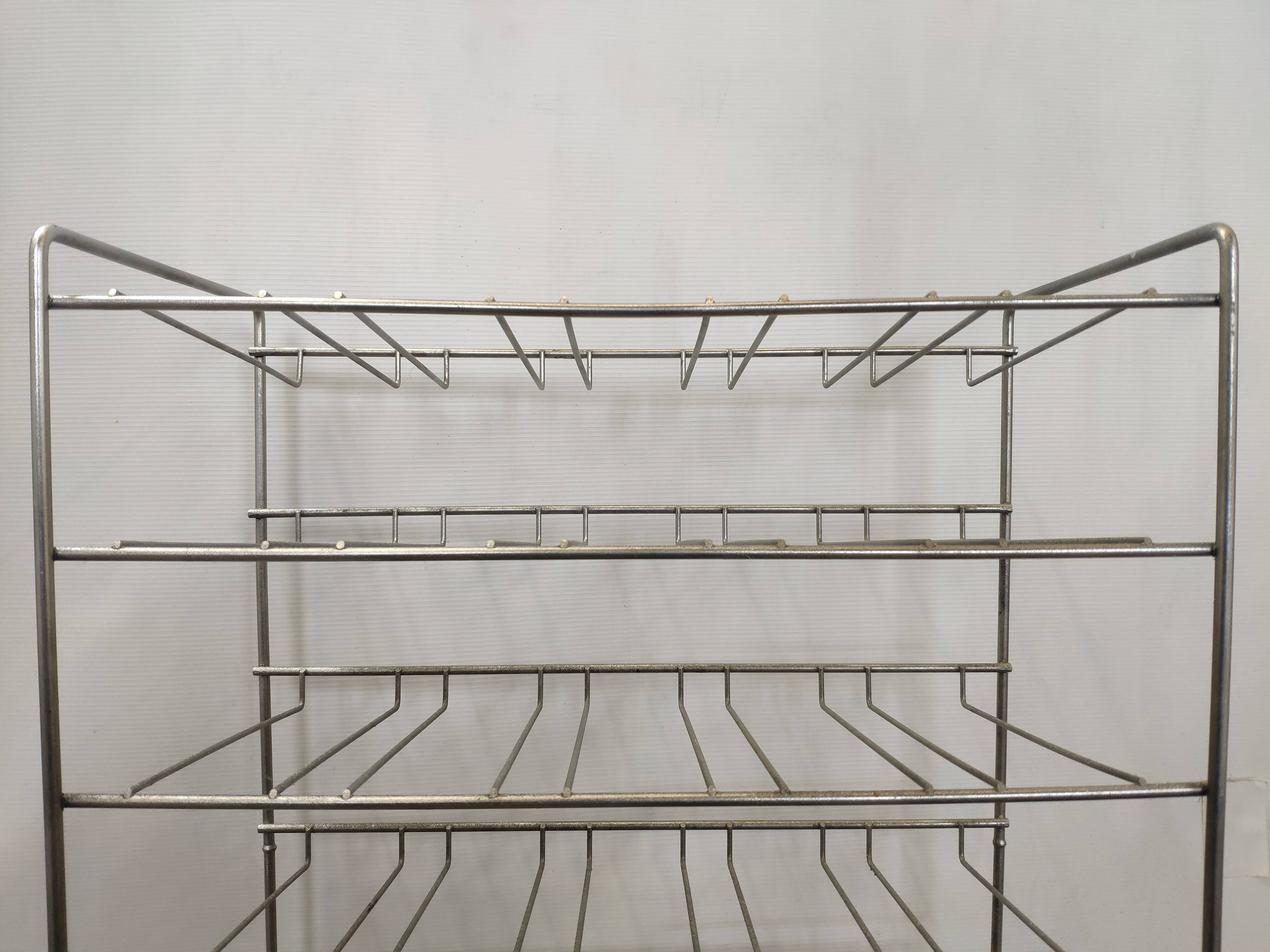 Metal bottle shelf locker