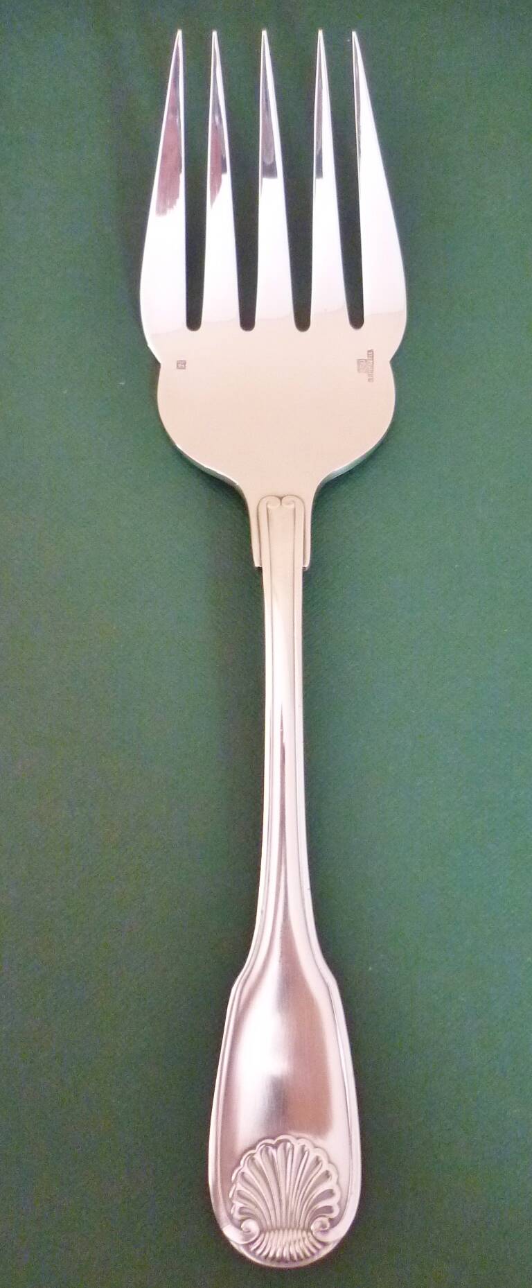 Fish serving cutlery, signed Christofle, original box, Vendôme model, shell