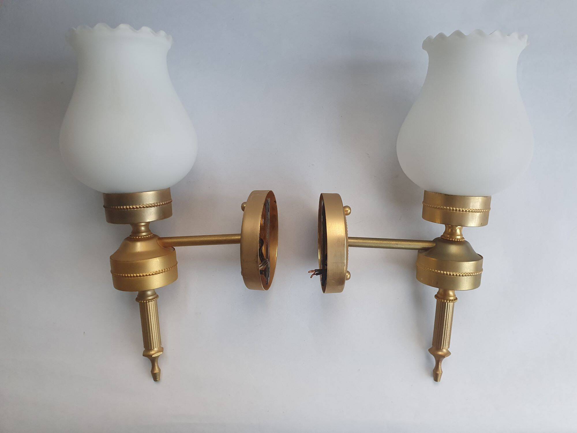 Trois appliques murales dorées flambeau style Empire