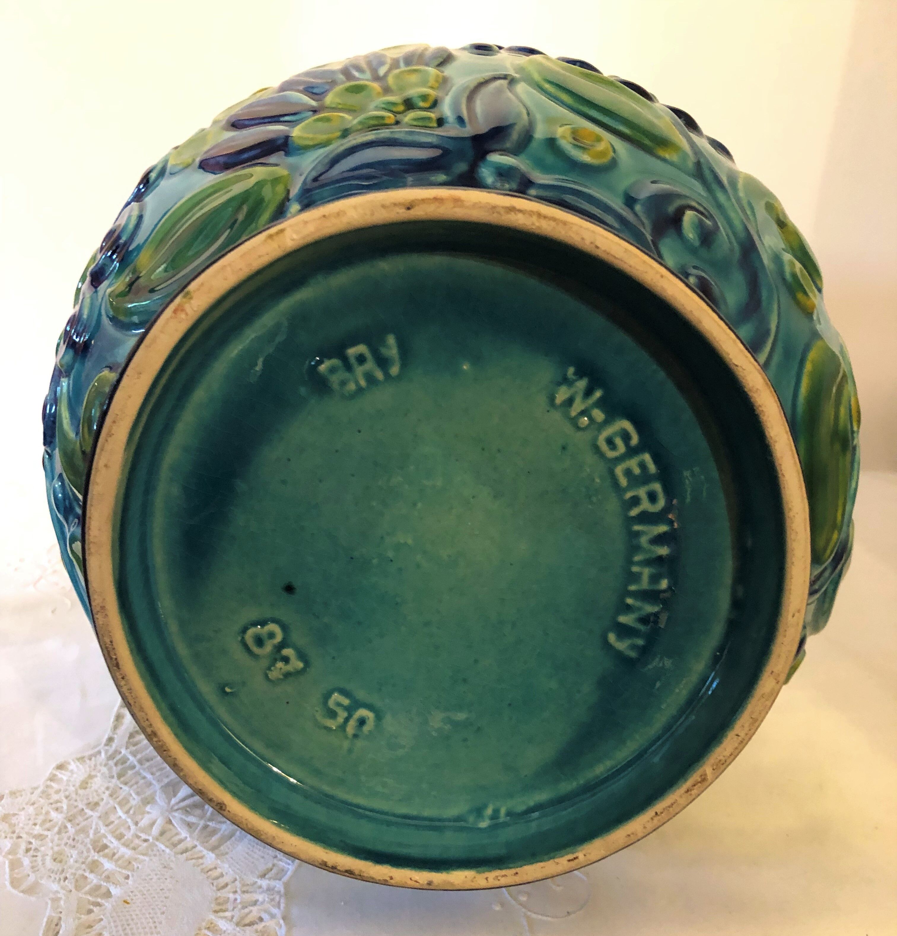 Large vase with Bay Keramik cove