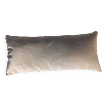 Medicis Ivory cushion
