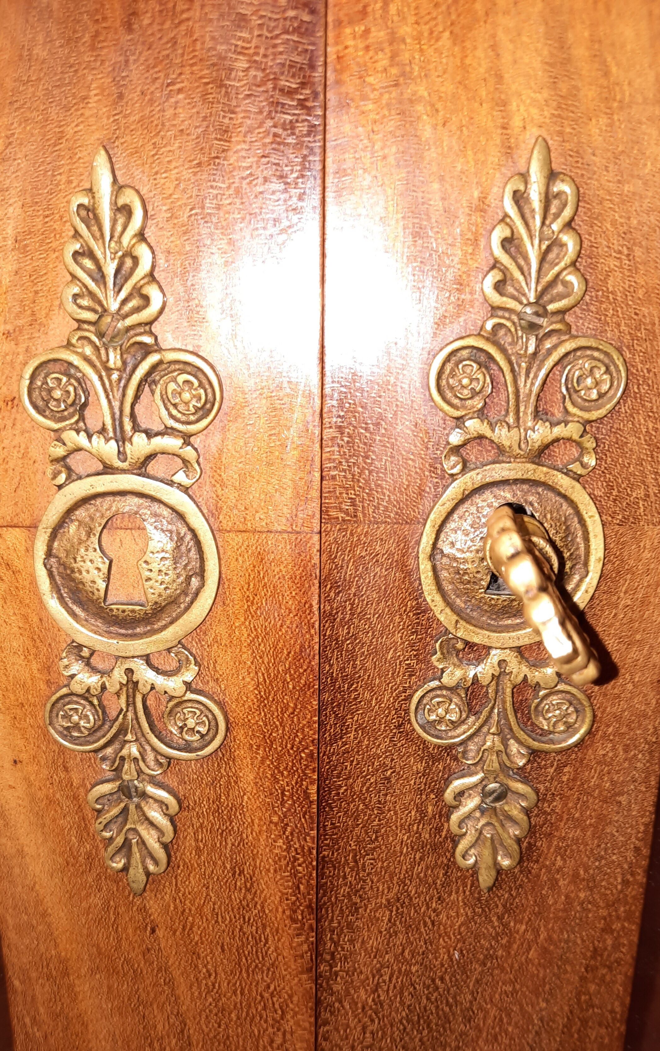 2-door mahogany empire style showcase