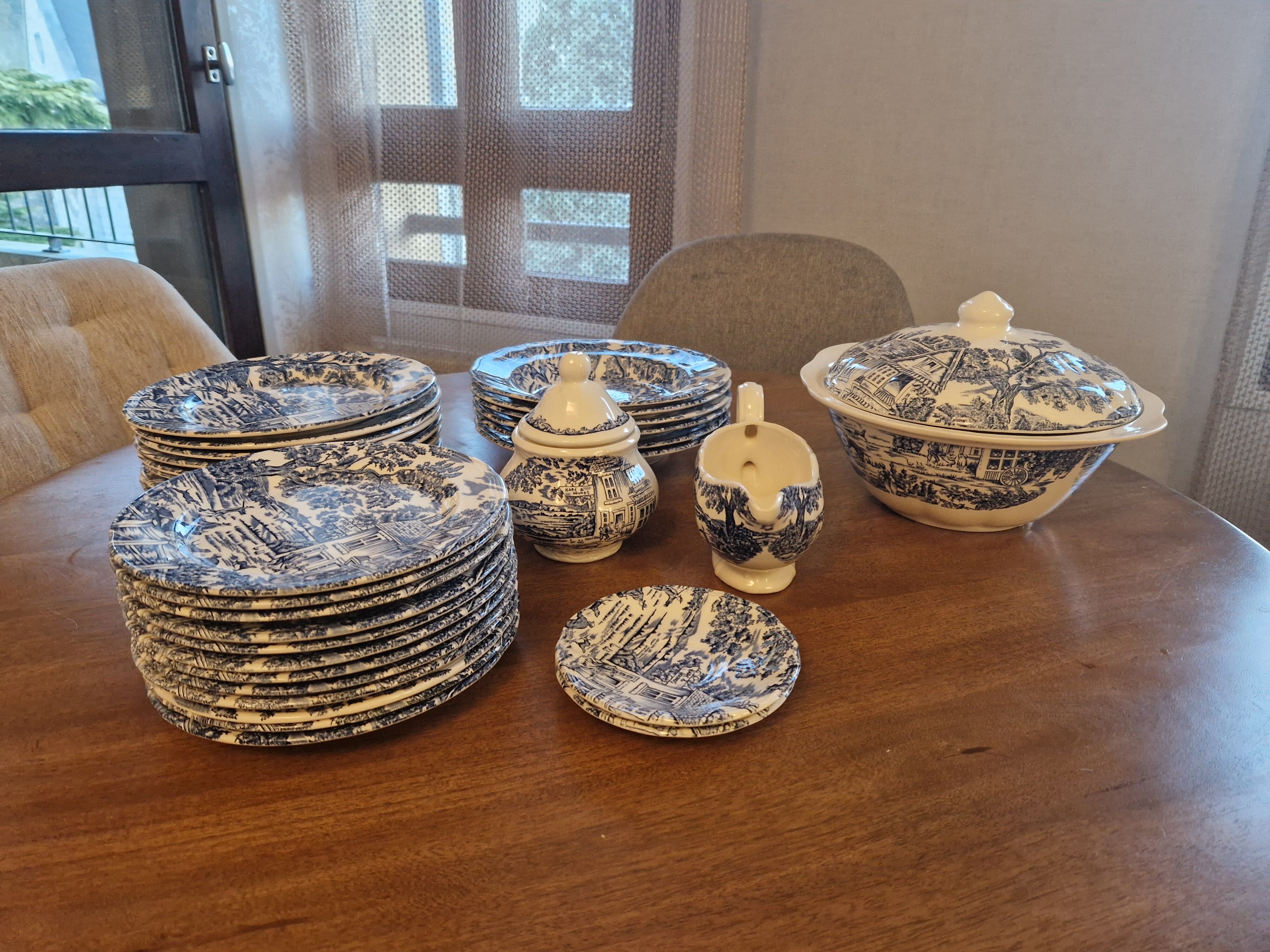 Vintage tableware "English style" Lunéville – Hunters & Pub Hare & Ho