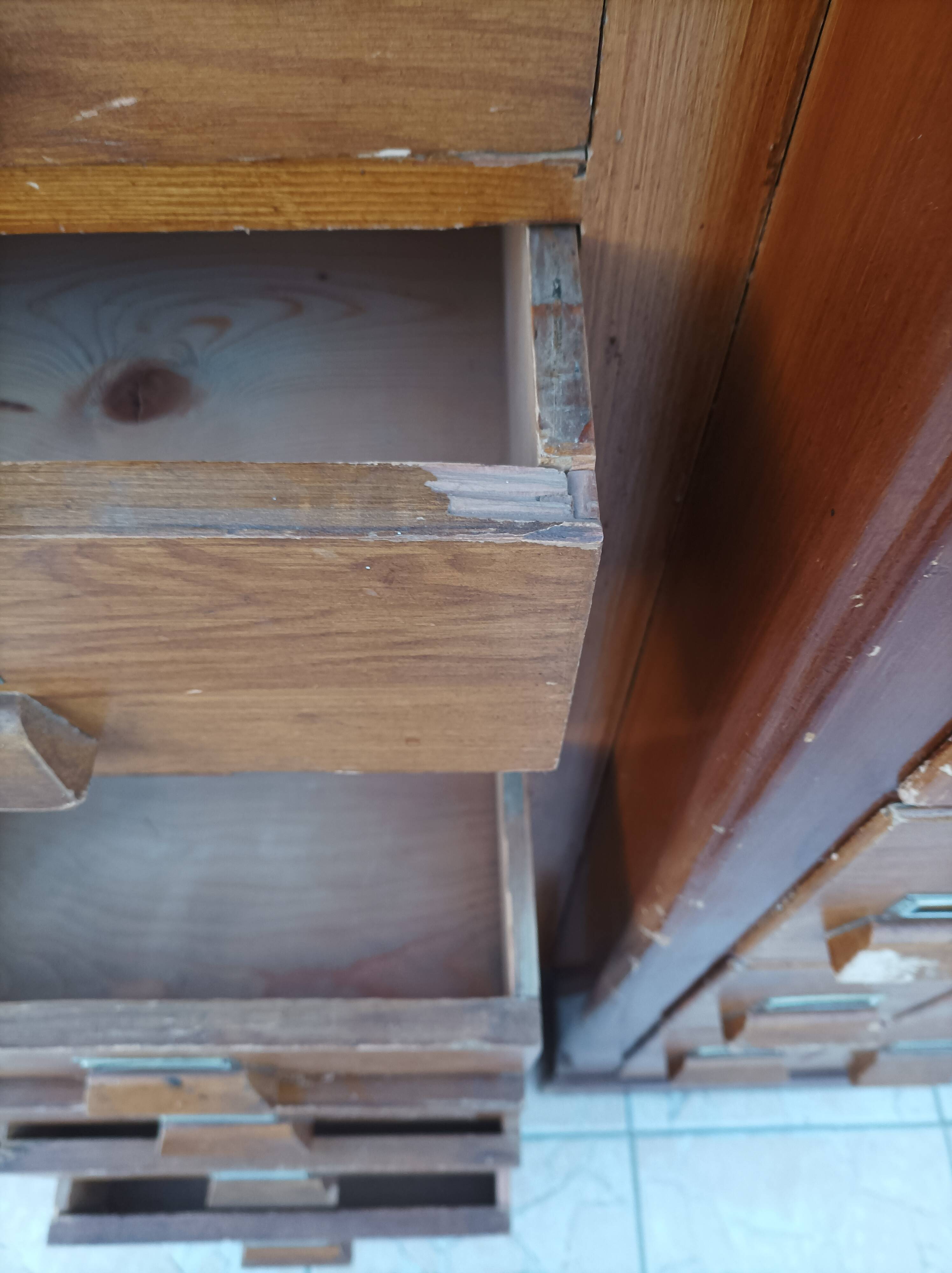 Meuble d'apothicaire de métier en sapin 53 tiroirs