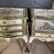 Bedside pair, 3 drawers, 1 drawer and a niche, painted golden wood, italian renaissance style