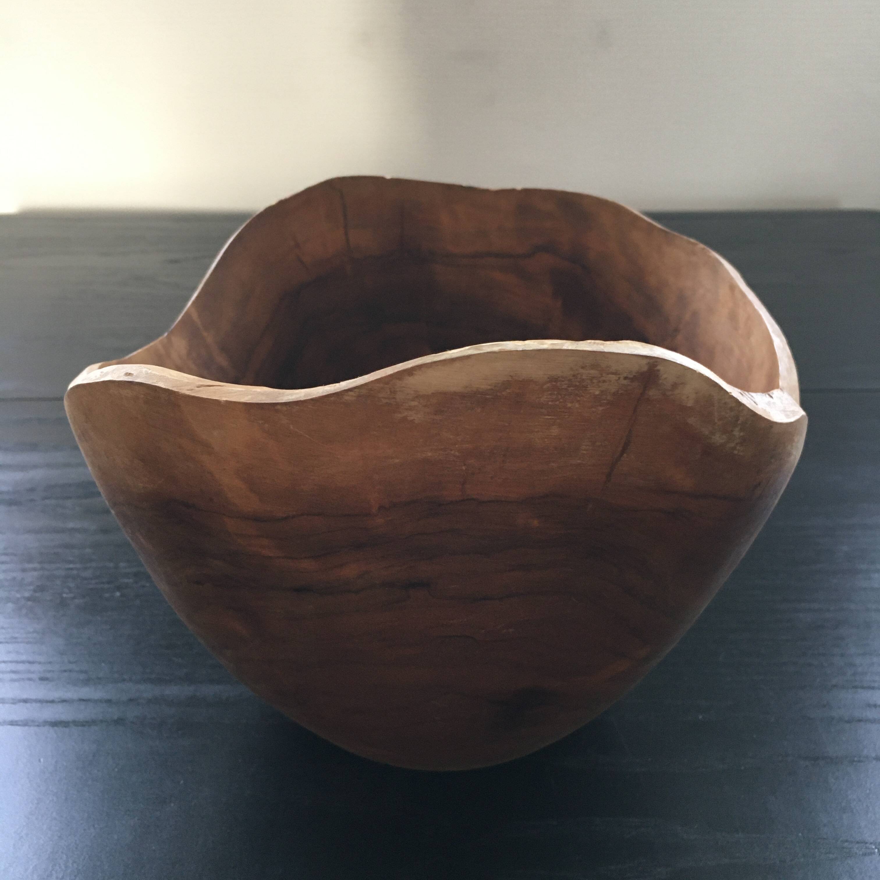 Grande coupe en bois d’oliver