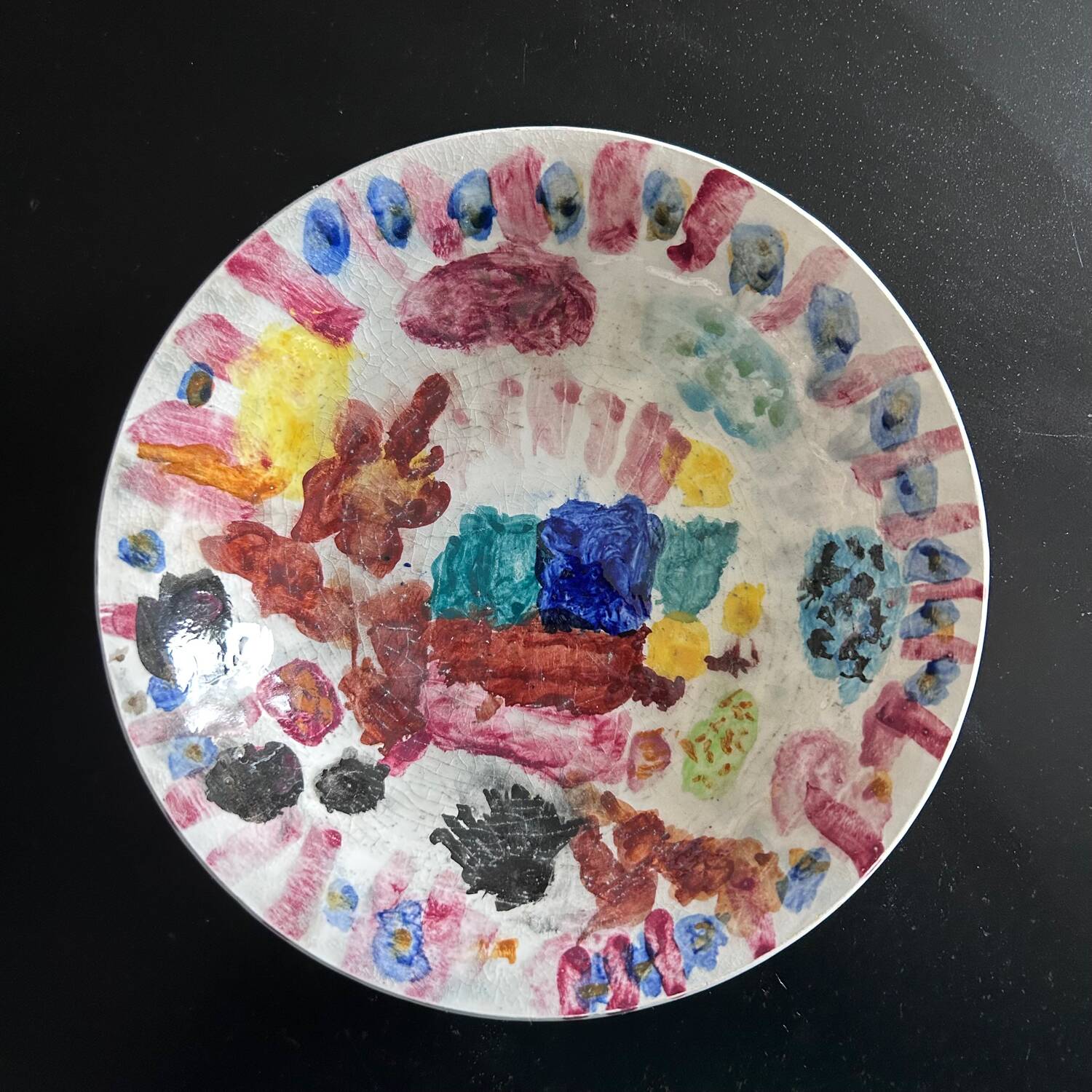 Decorative plate with abstract painting