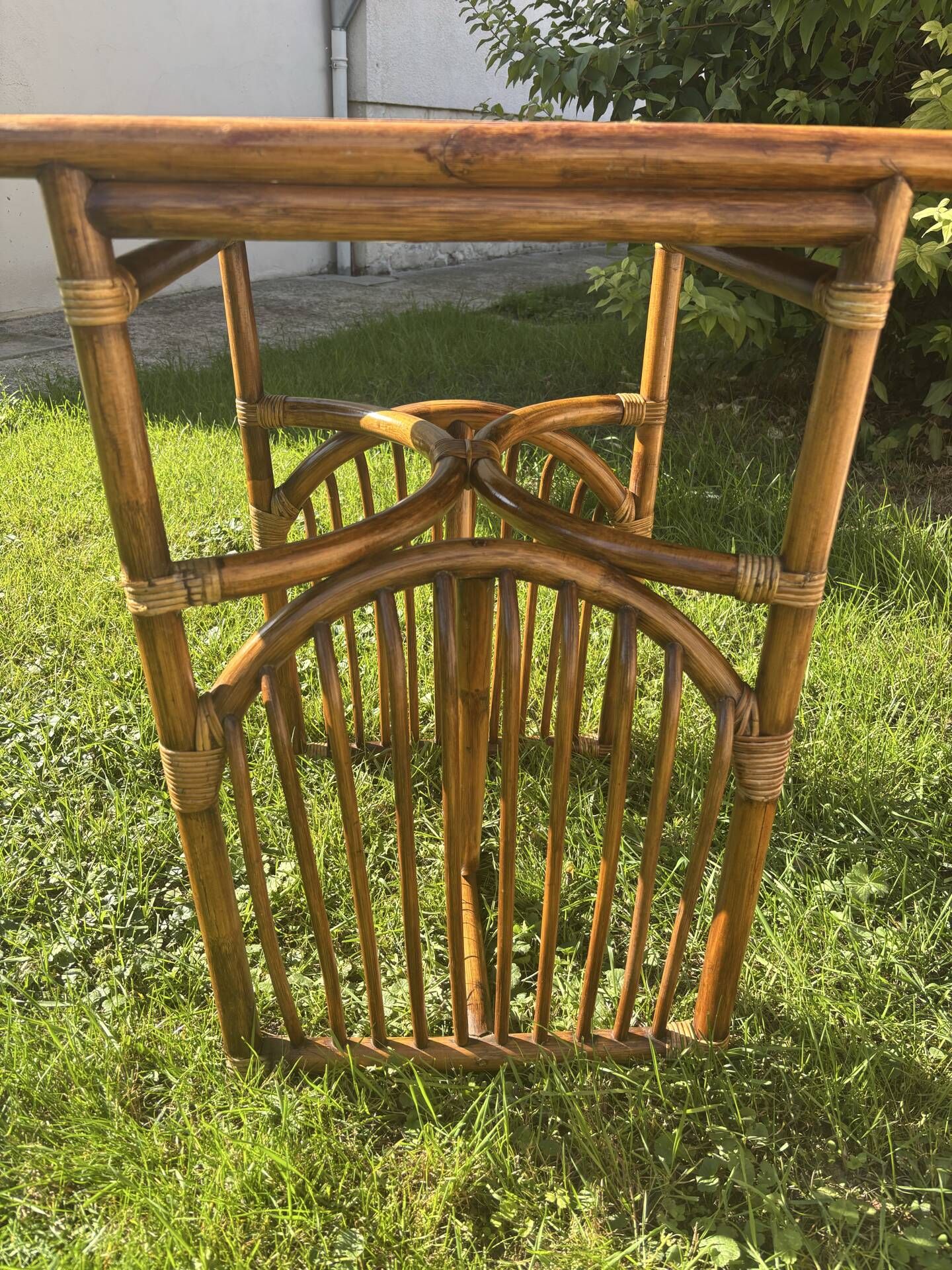 Table ovale en rotin
