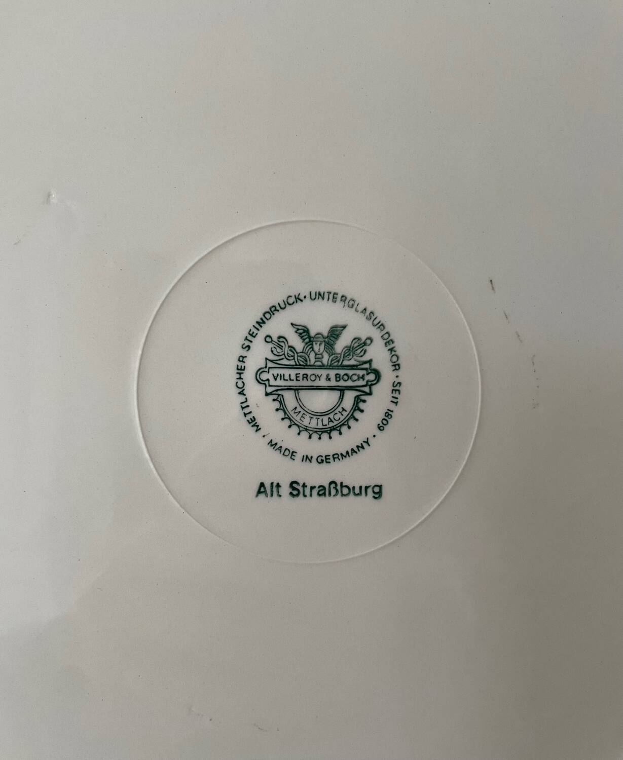 Paire de plats ronds Villeroy & Boch Mettlach Vieux Strasbourg