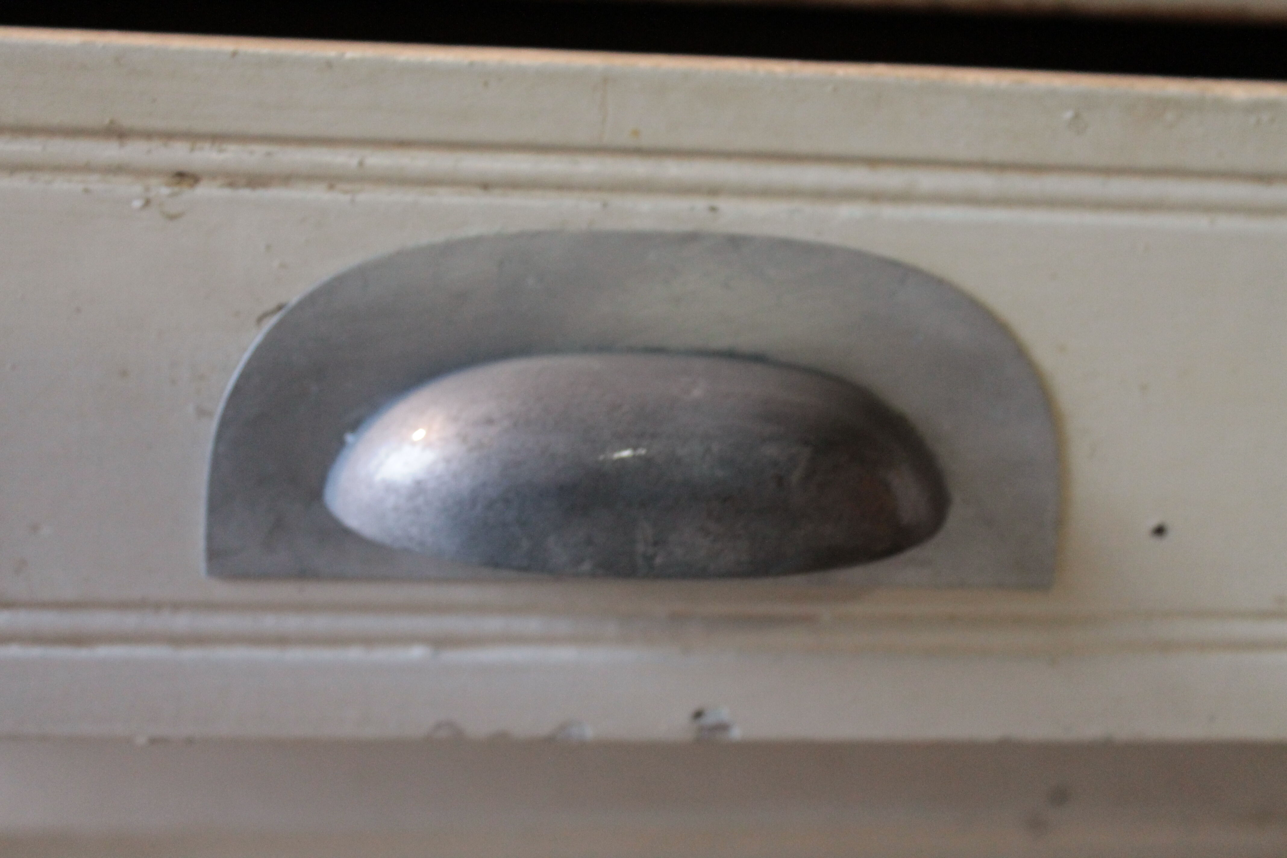 White parisian buffet