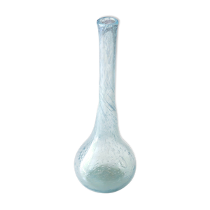vase bleu en verre bullé