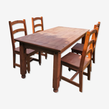 Table with its 4 solid pine chairs