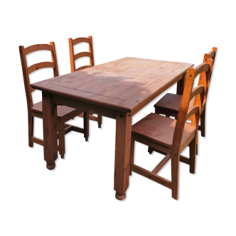 Table with its 4 solid pine chairs