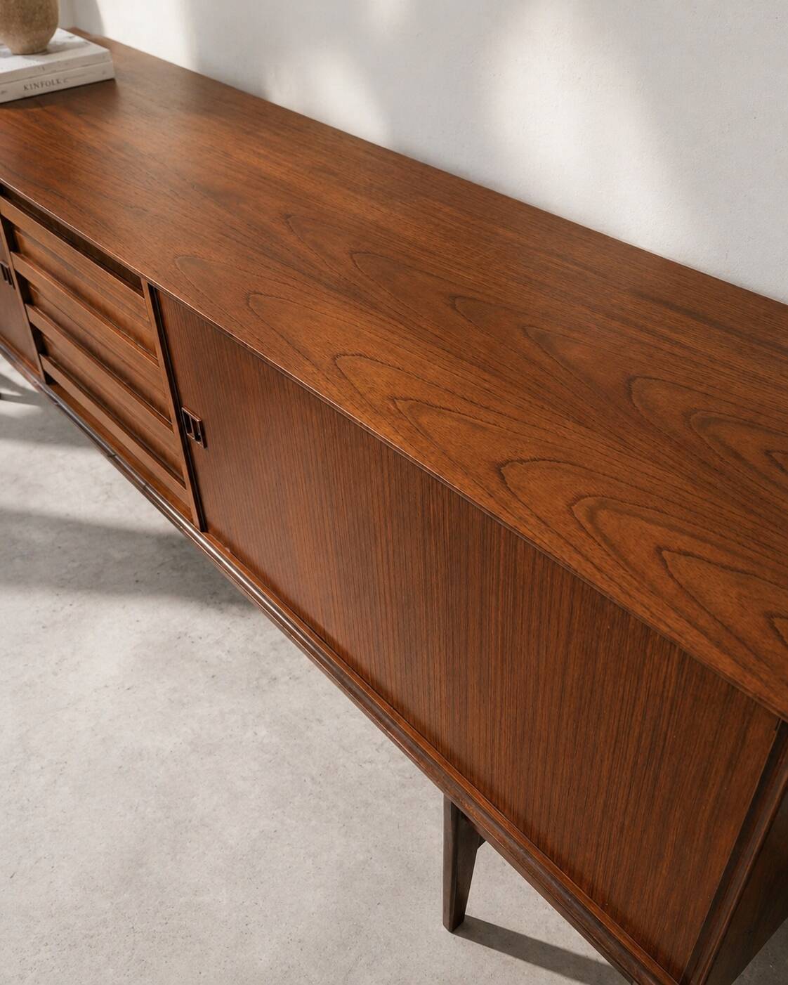 Vintage enfilade Oswald Vermaercke Paola in teak