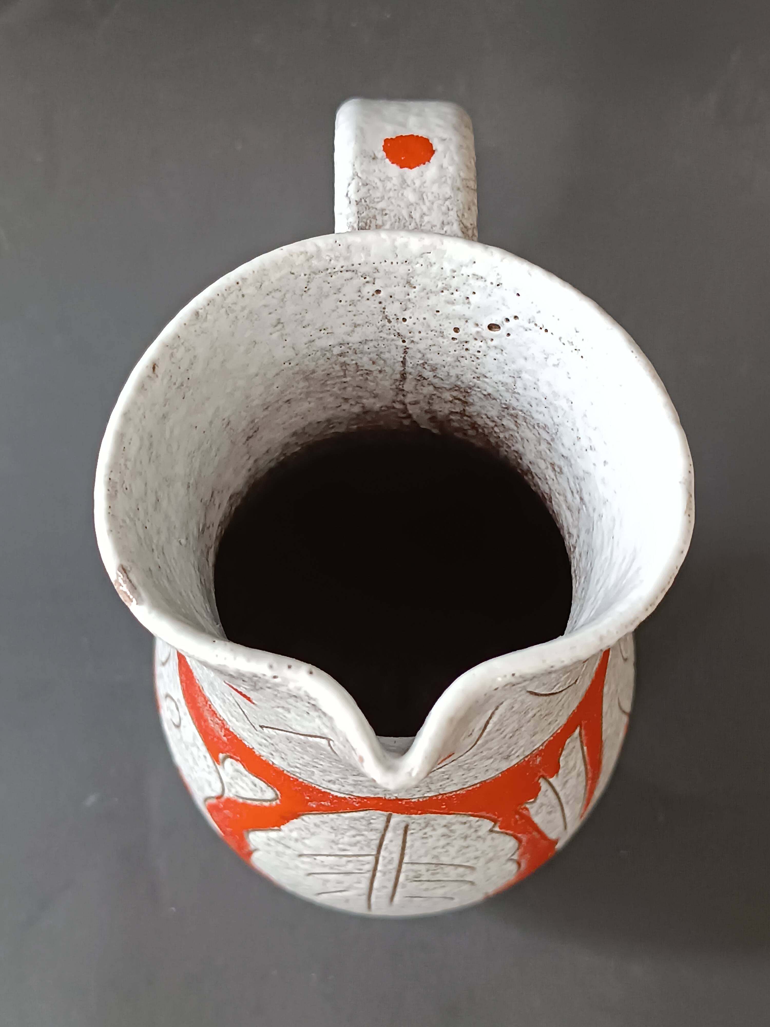 Vase pichet en sgraffito Fratelli Fanciullacci Italie décor cerfs vintage