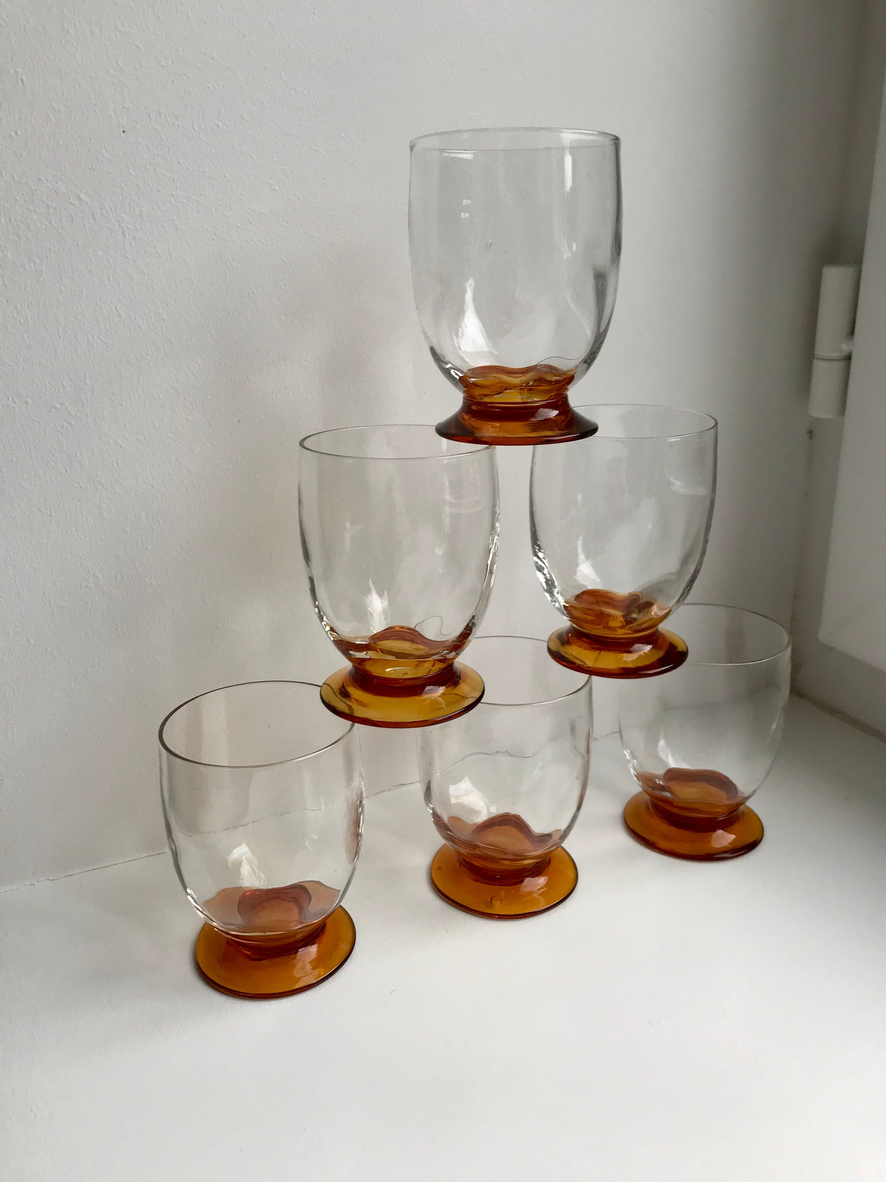 Set of 6 shot glasses with amber foot art deco 30s