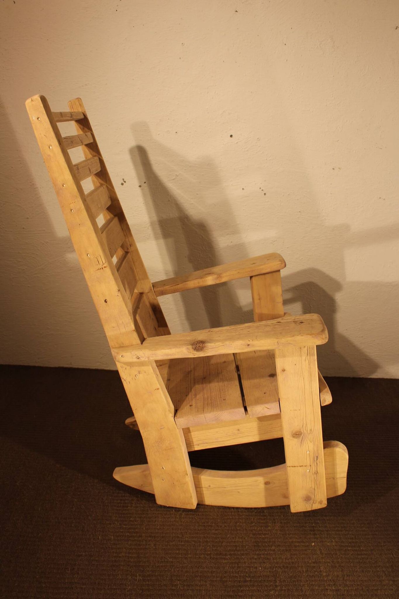 Rocking chair in fir