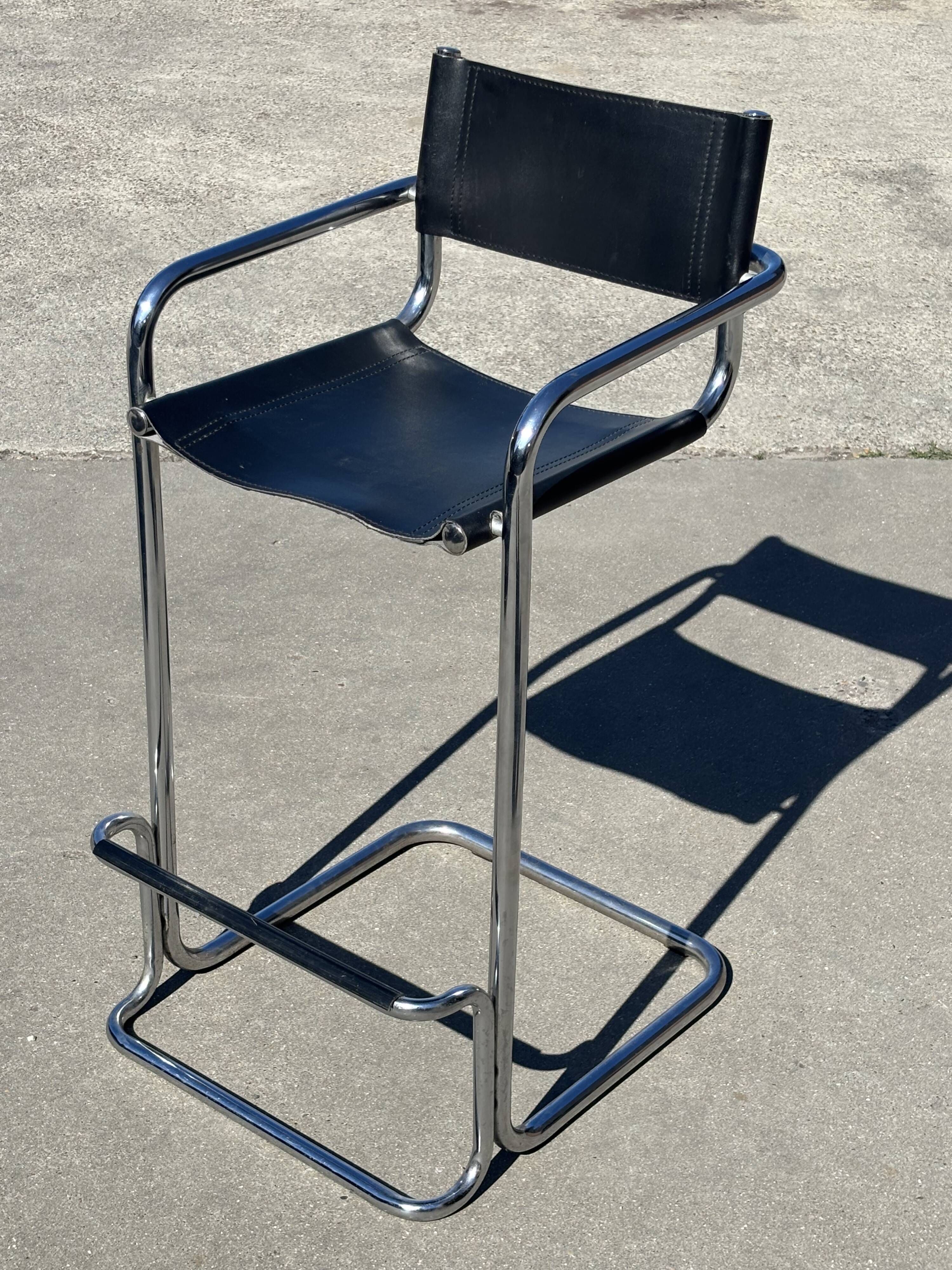Tabouret de bar vintage en cuir noir et chrome, Italie