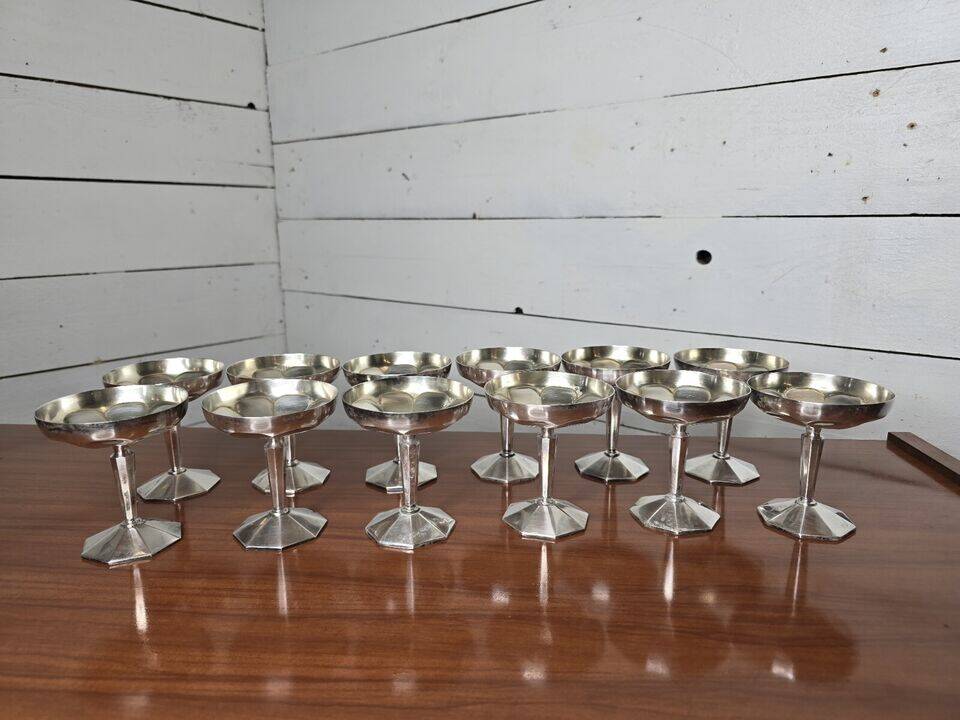 Coupe à champagne art déco en métal argenté x 12
