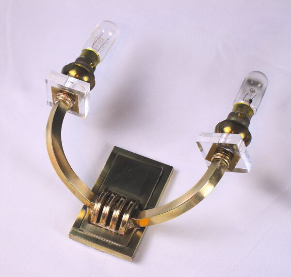 Trois appliques double laiton et lucite France Mid-Century