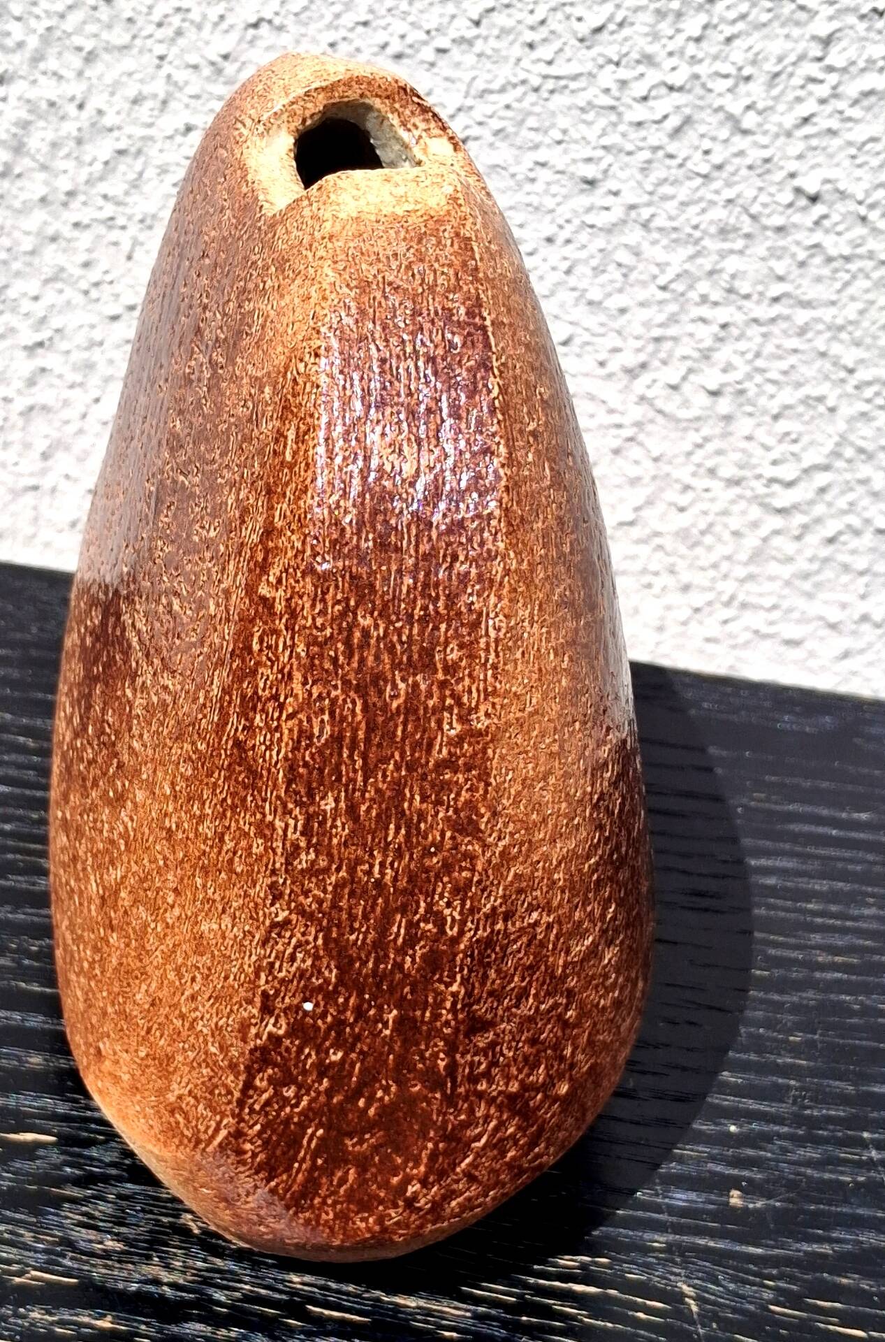 Vase en grés au design contemporain, signé à identifier, déco