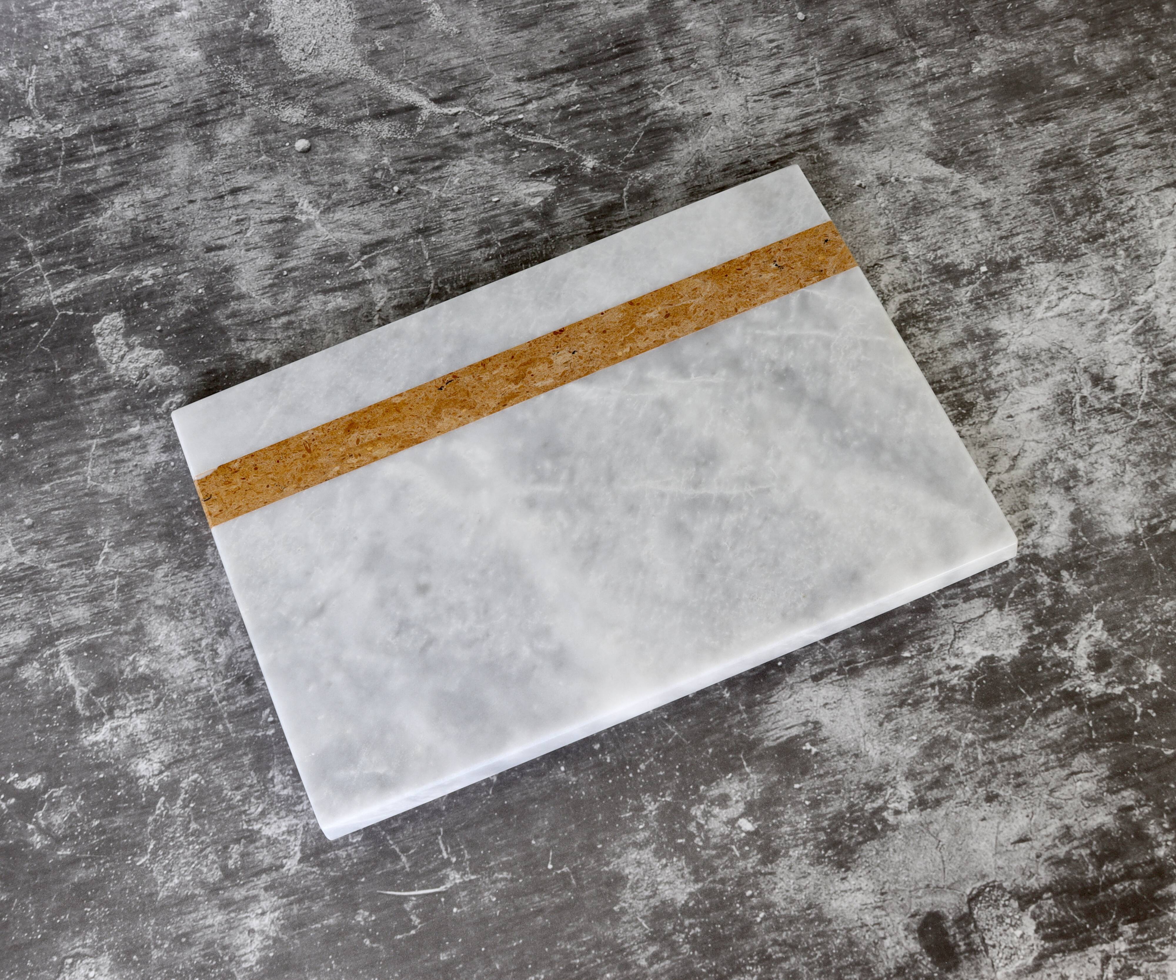 Salvatore – Rectangular serving tray in natural white marble