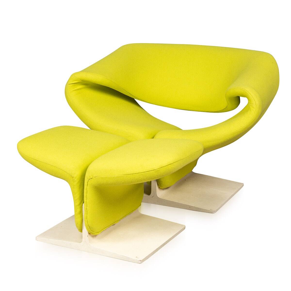 A 20thC RIBBON CHAIR & FOOTSTALL BY PIERRE PAULIN FOR ARTIFORT, FRANCE