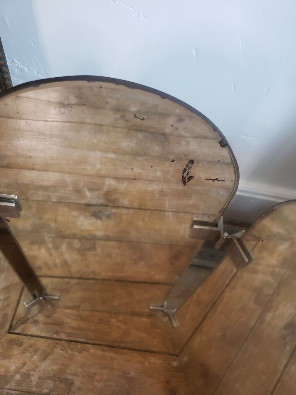 Mercury triptych mirror