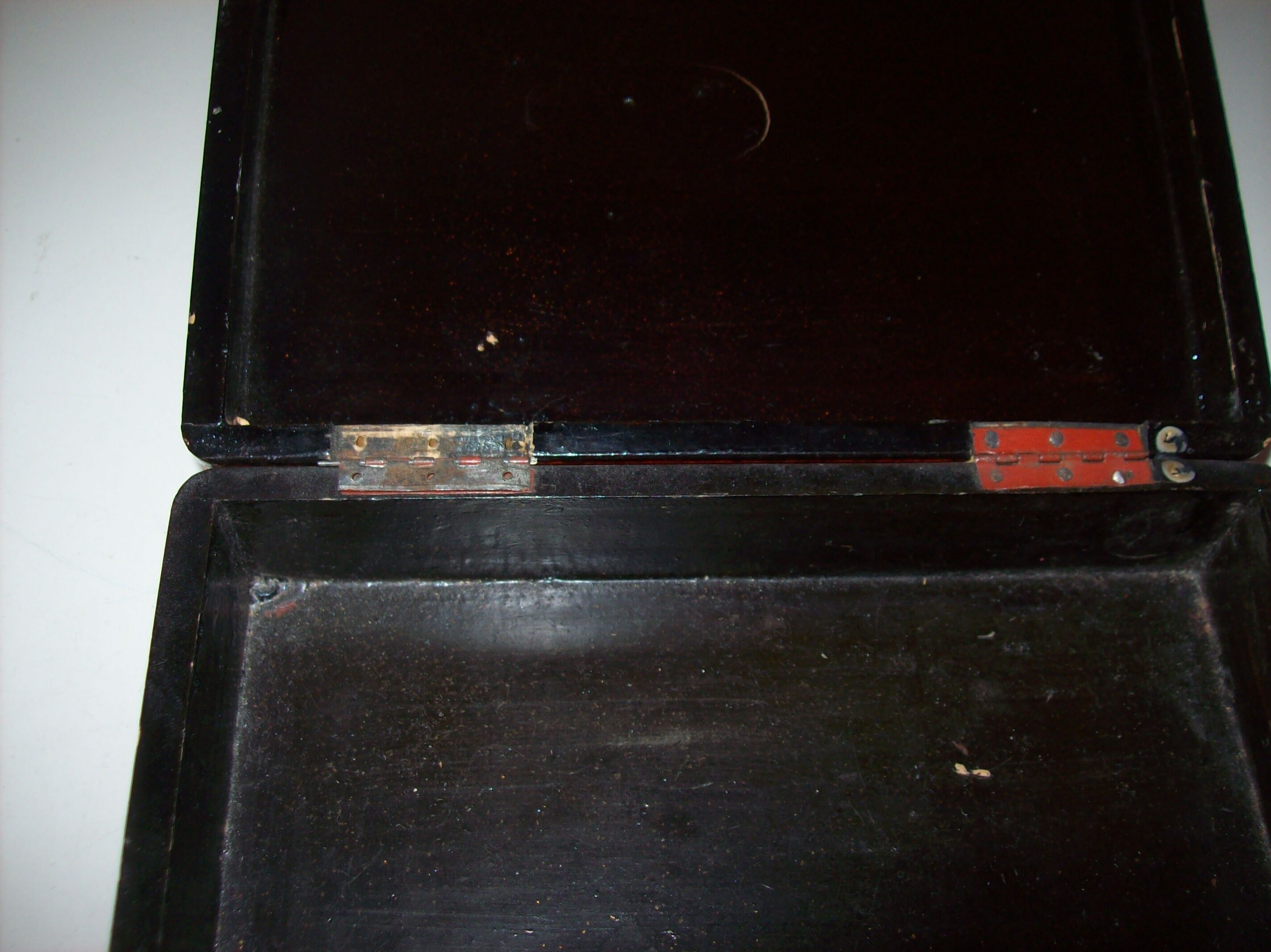 Old box decorated with birds