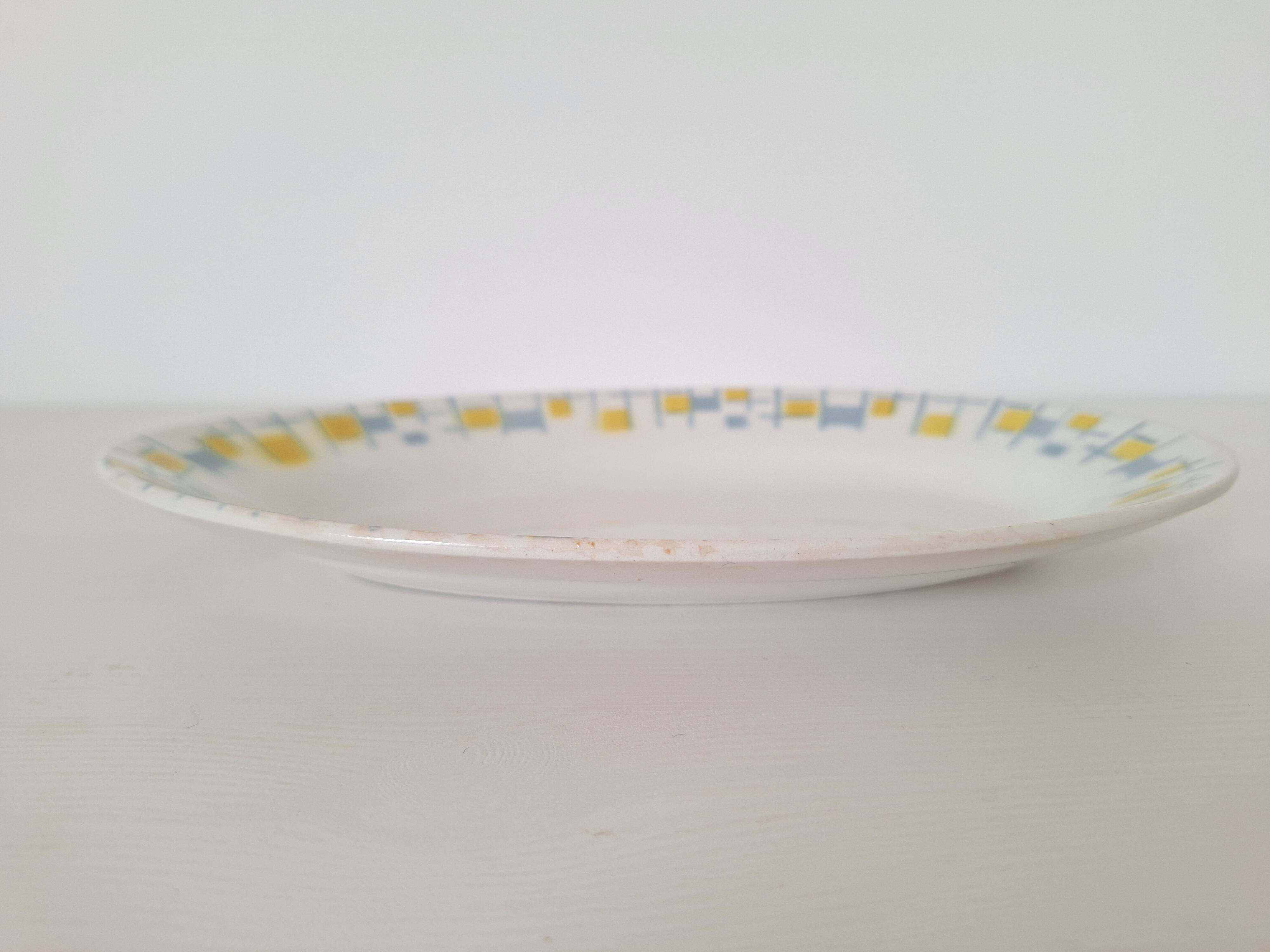 Yellow and blue dish from L'Amandinoise