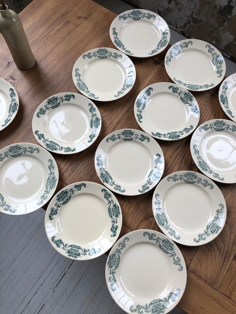 22 plates Lutece Longchamps