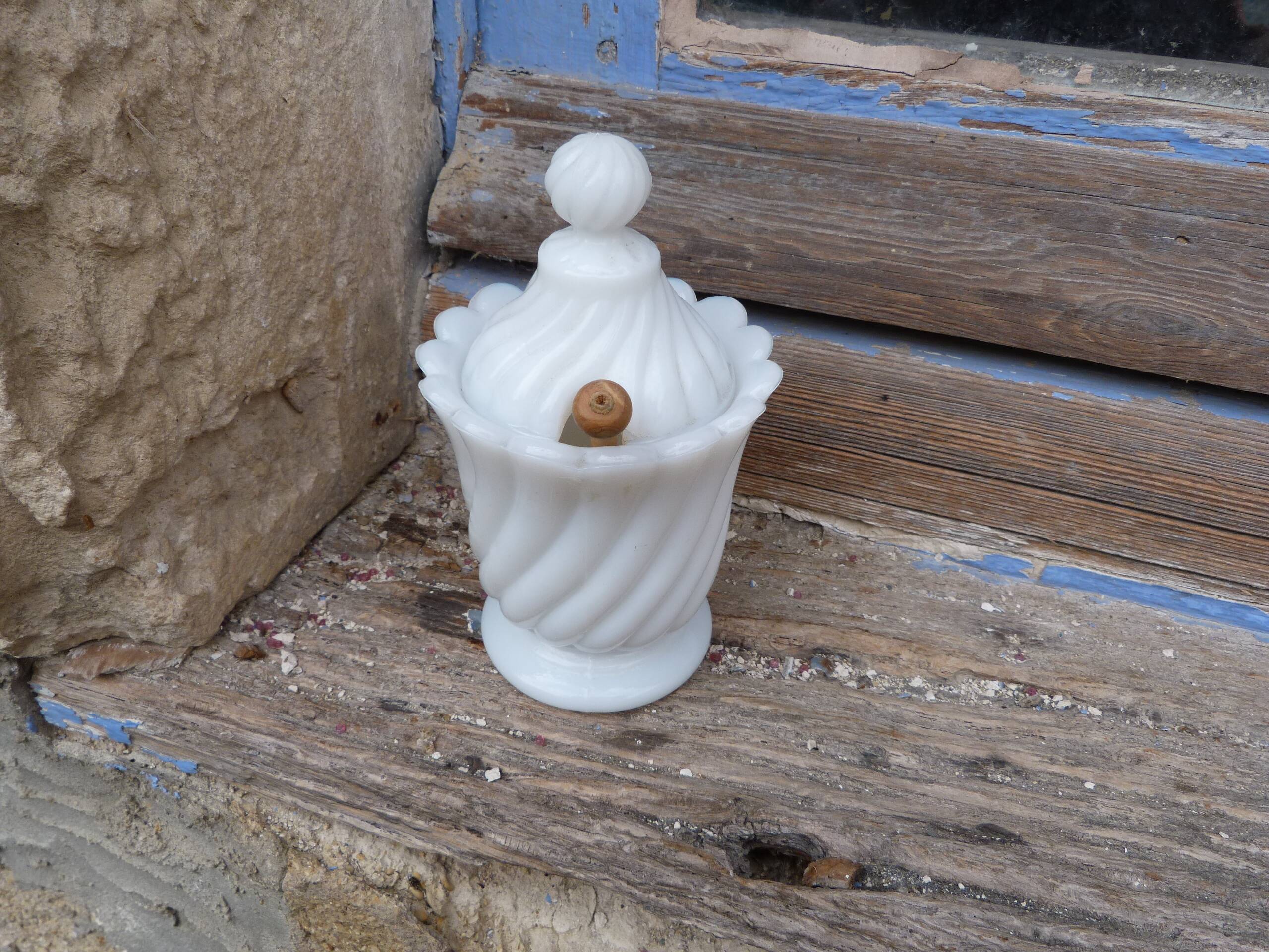 Pot à moutarde en opaline Portieux Vallerysthal