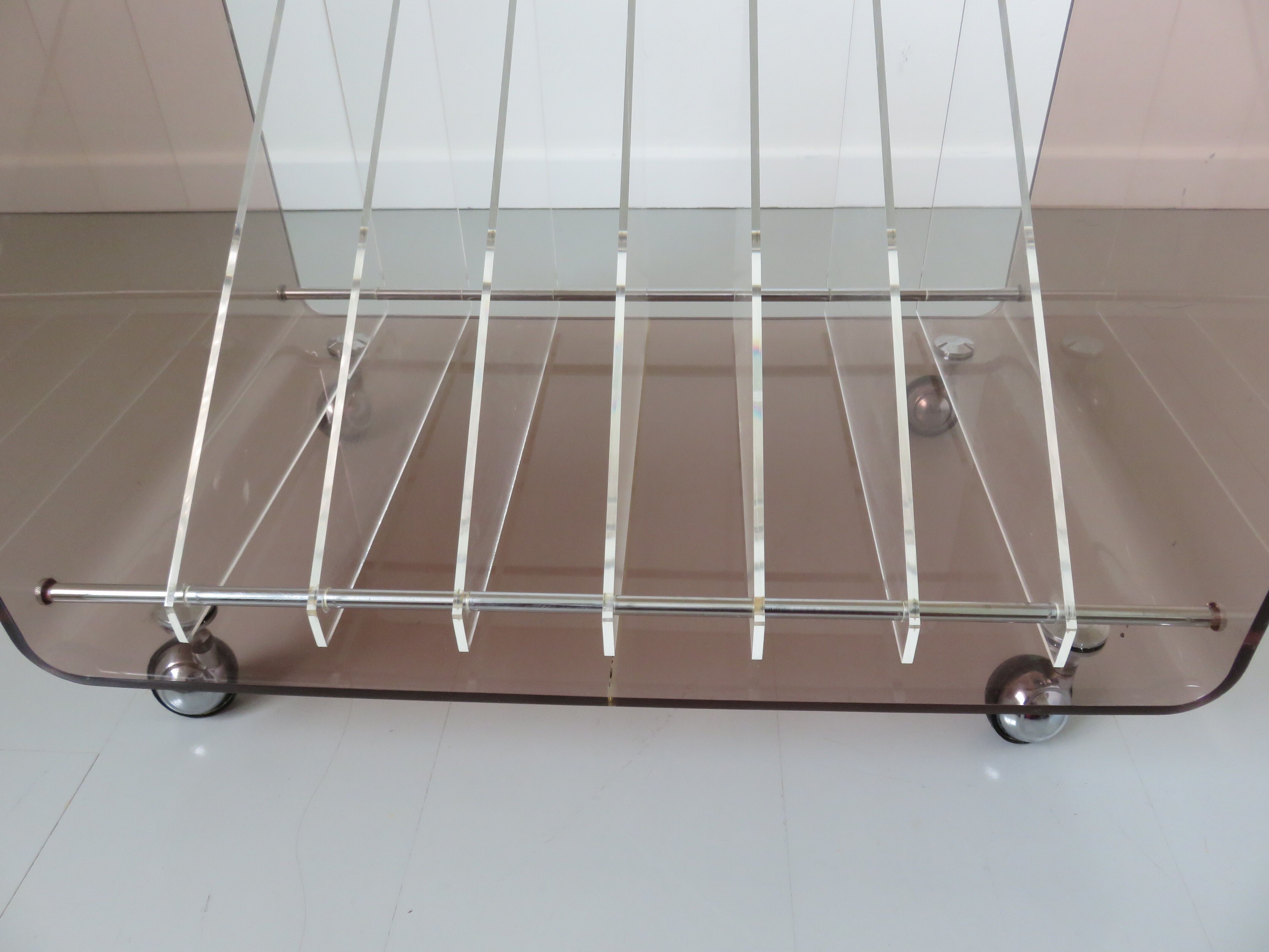 Table Hifi range vinylroche Bobois in 70s plexiglass