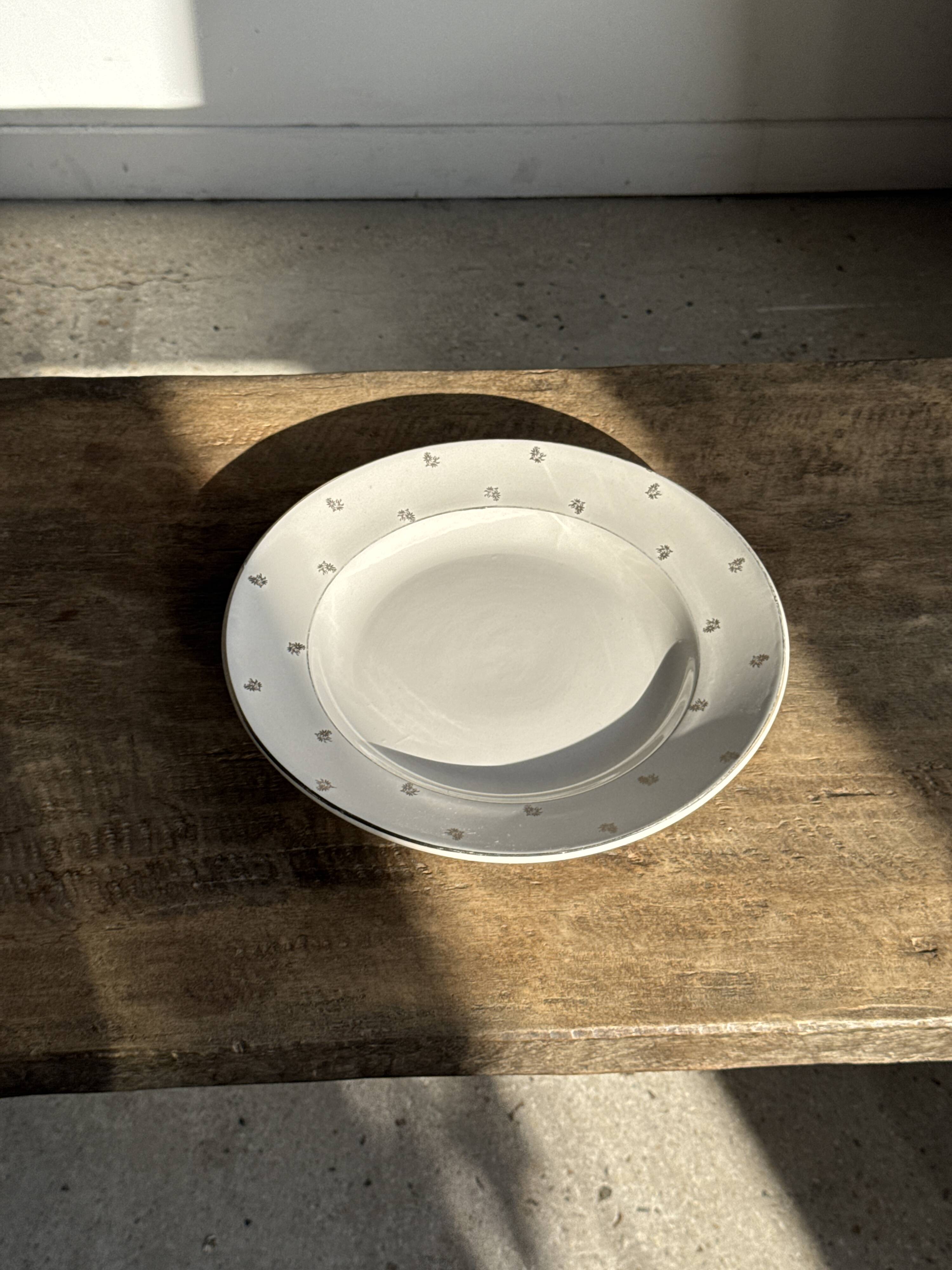 Circular plate model Nico gold Digoin Sarreguemines D30.5