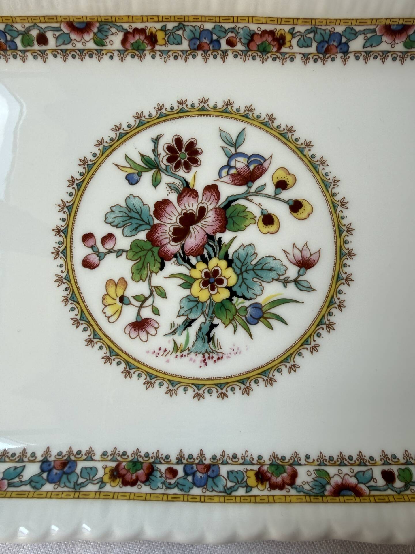 Coalport Ming Rose sandwich plate in English porcelain - vintage