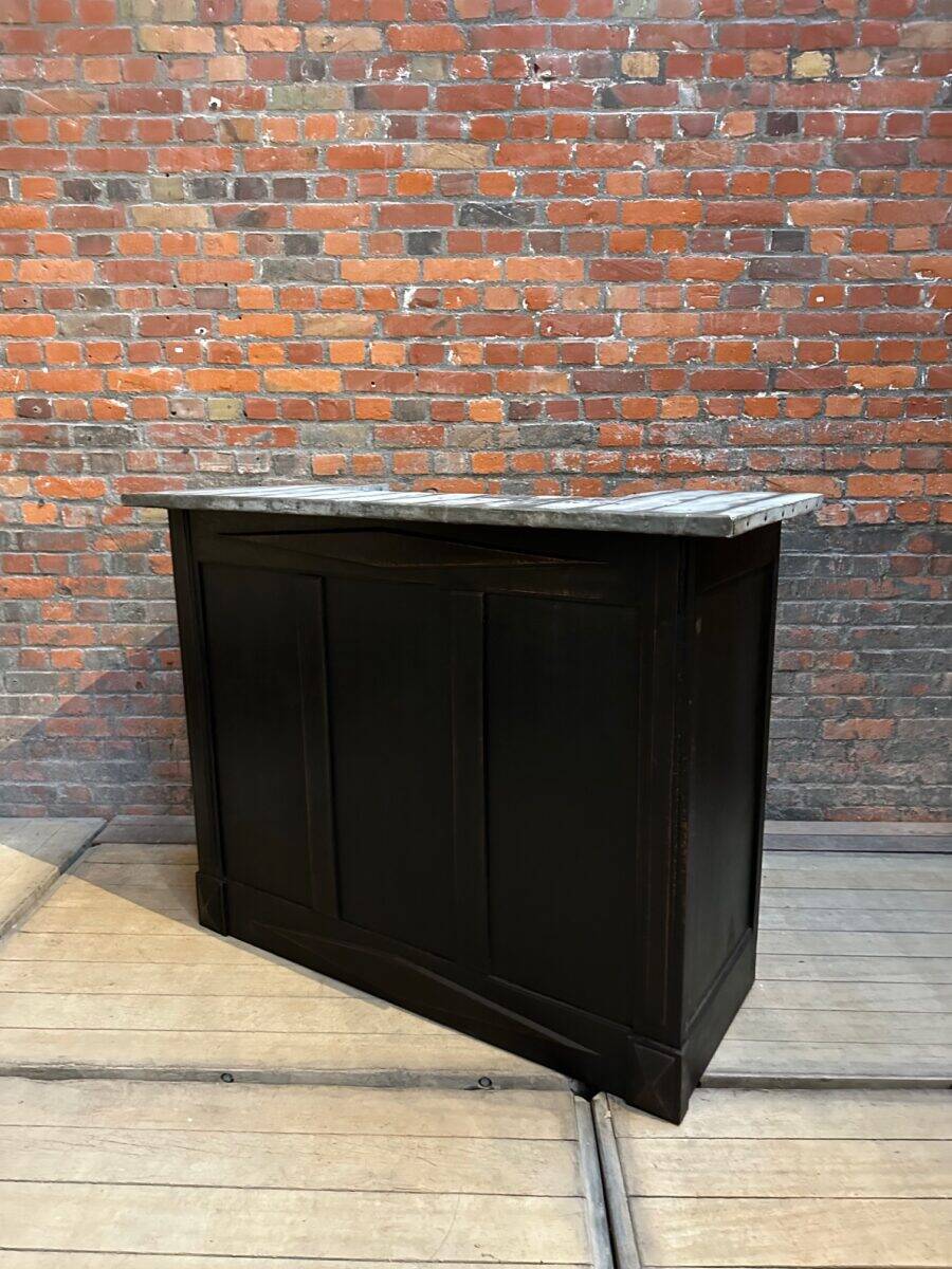 Early 20th century bar counter