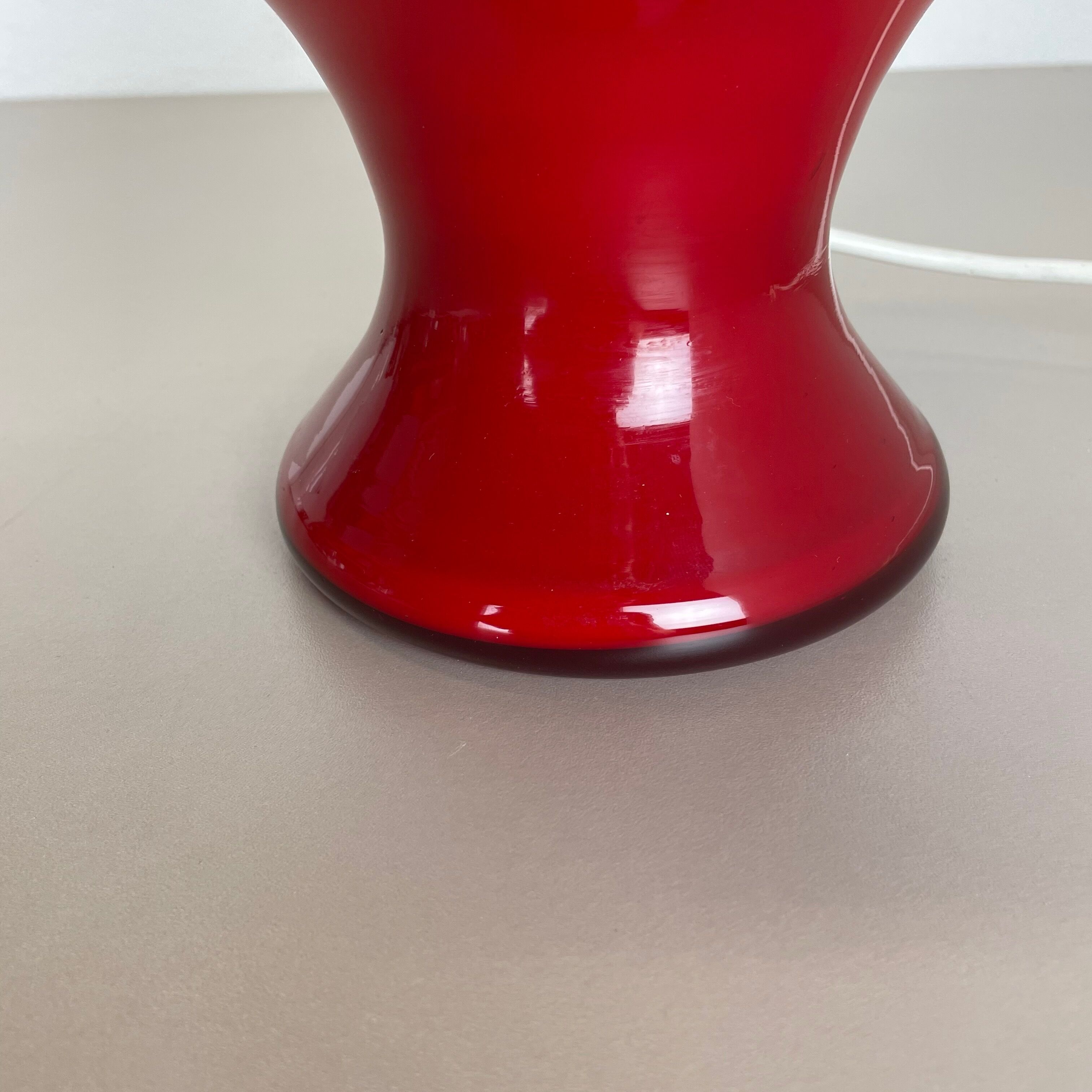 "Mushroom" Red Glass Table Desktop Light Made Hustadt Lights, Germany, 1970 No.2