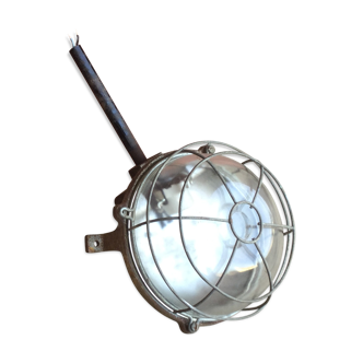 Industrial wall lamp