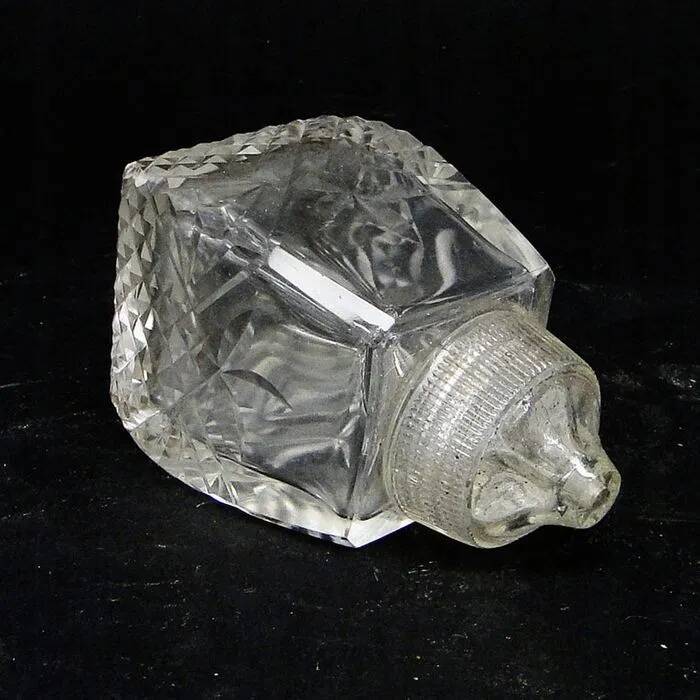 D5H Salt Shaker in Art Deco Style