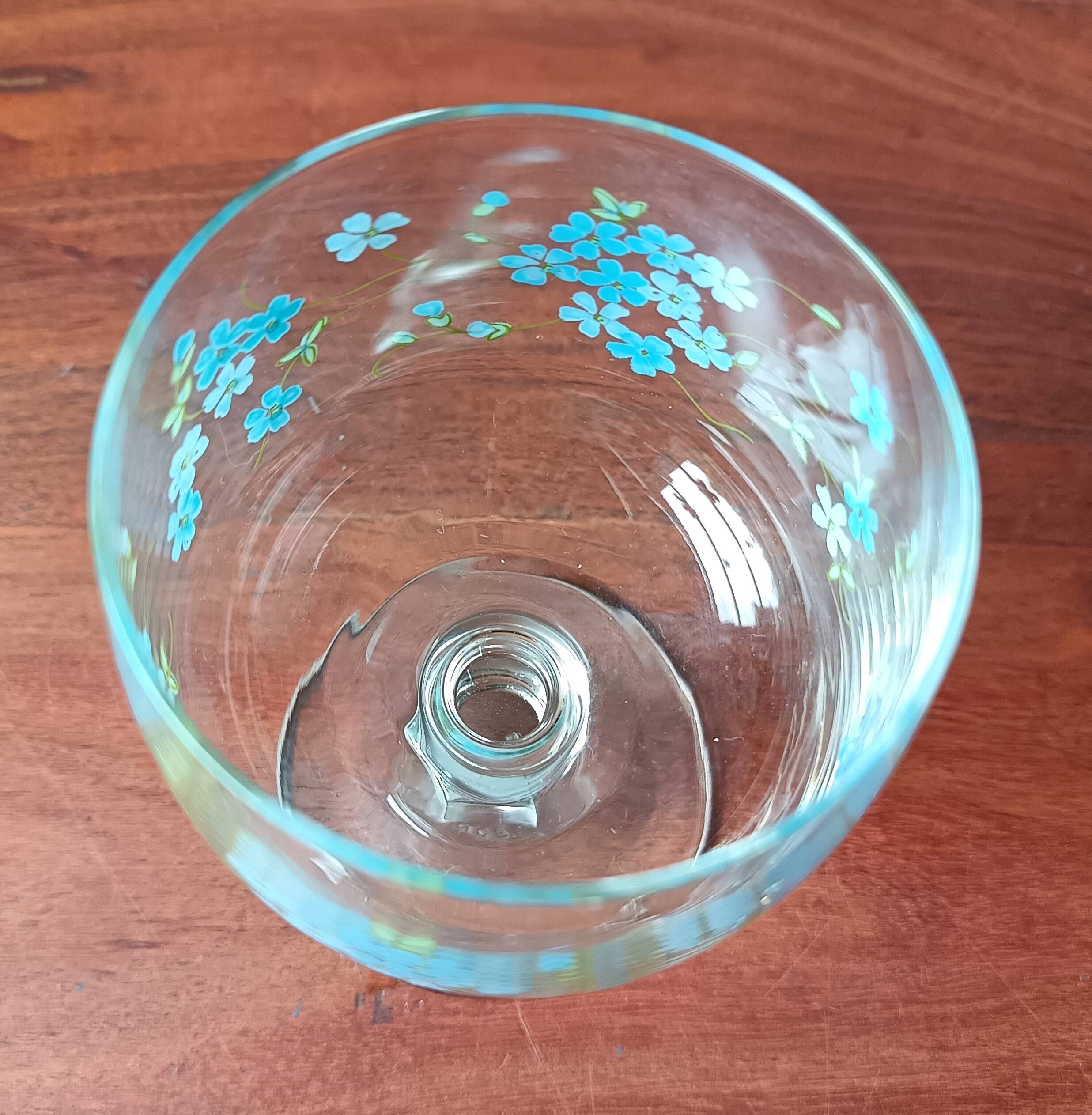 Arcoroc france stemmed glasses with forget-me-not decor, vintage 1980s