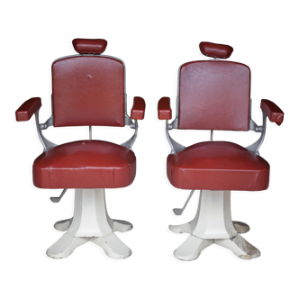 Paire de fauteuils de barbier années 30, fauteuil de coiffeur vintage, skaï rouge