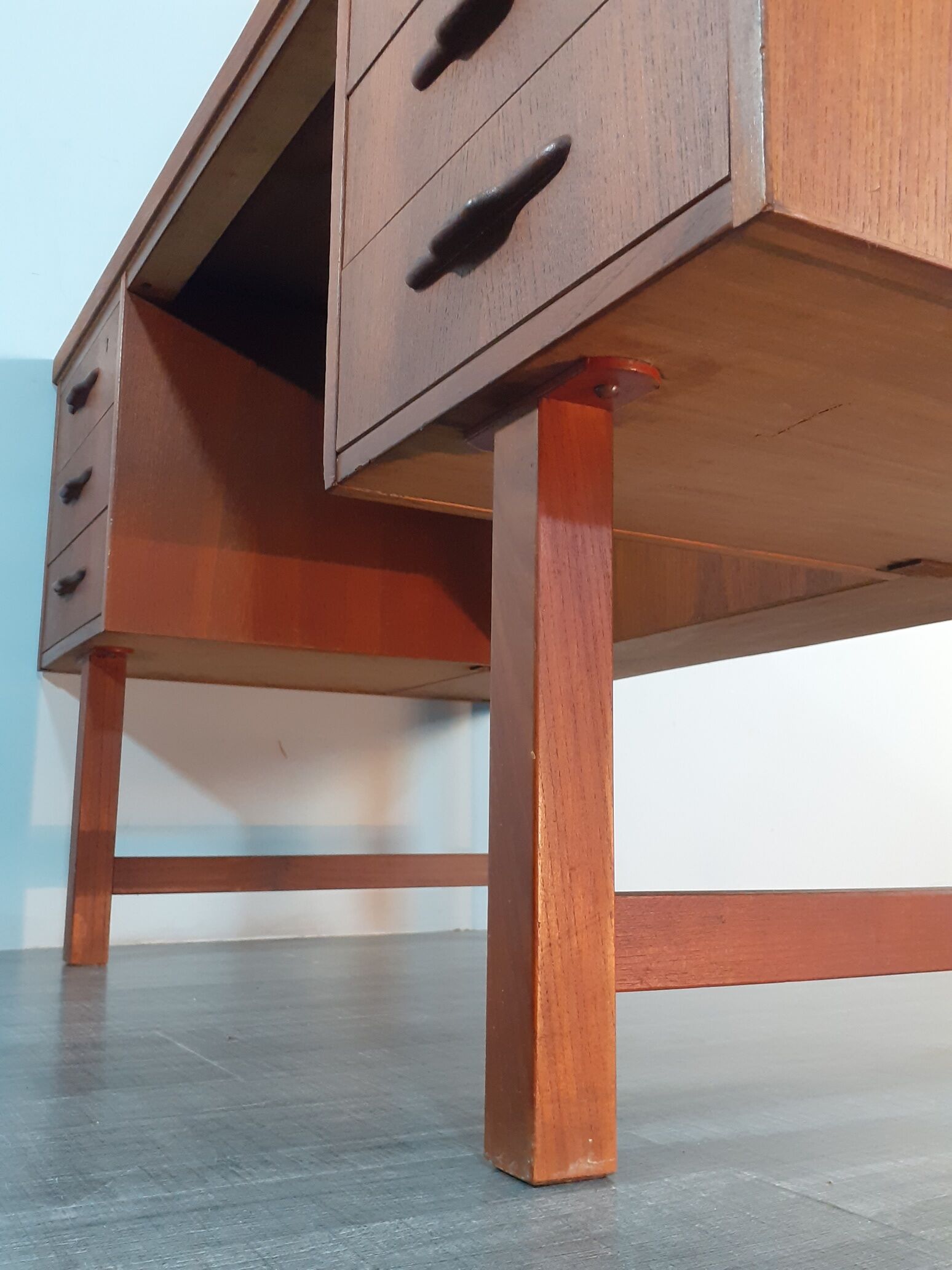 Small danish vintage desk in 1960s teck