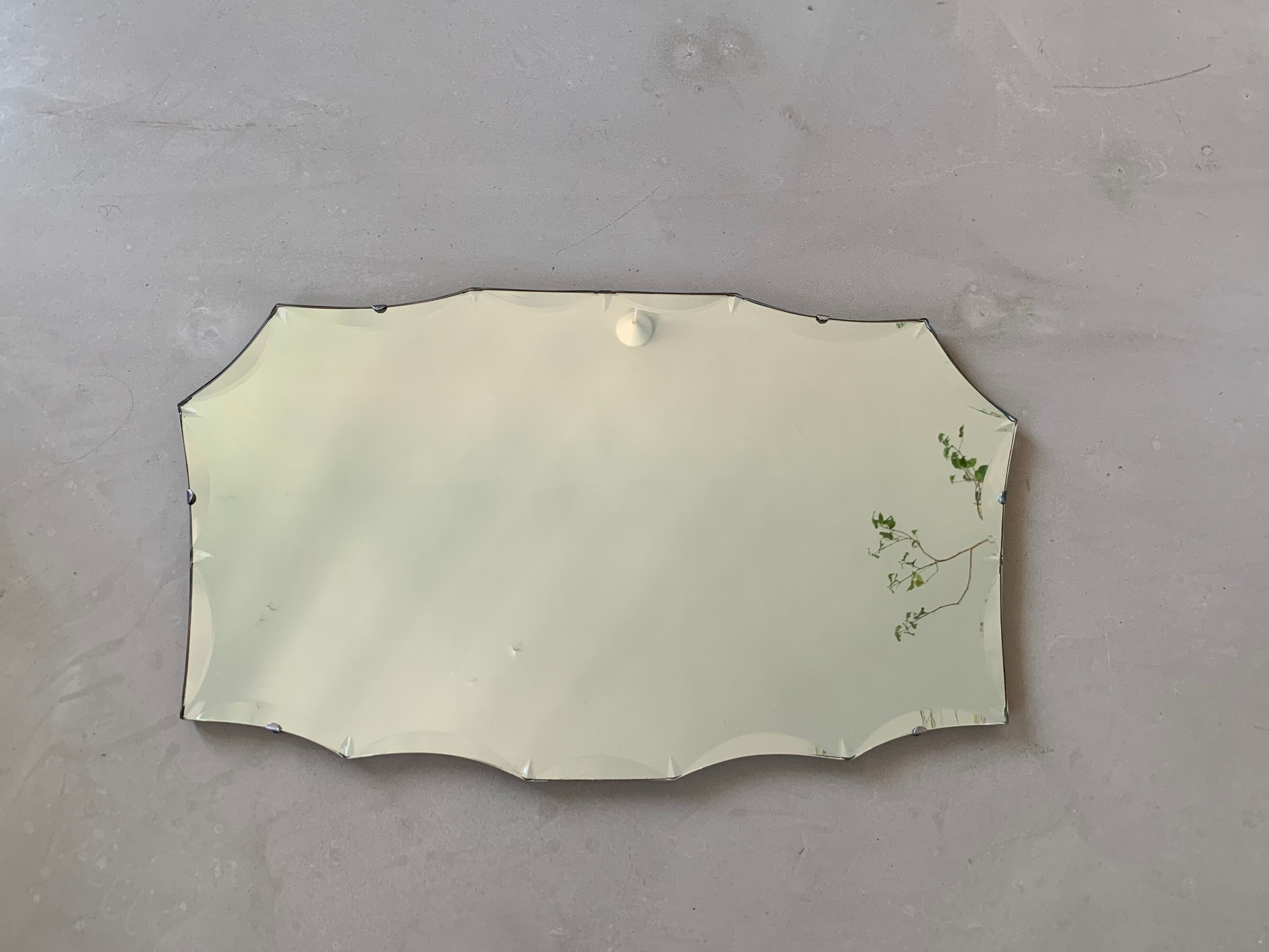 Bevelled wall mirror 60x36cm