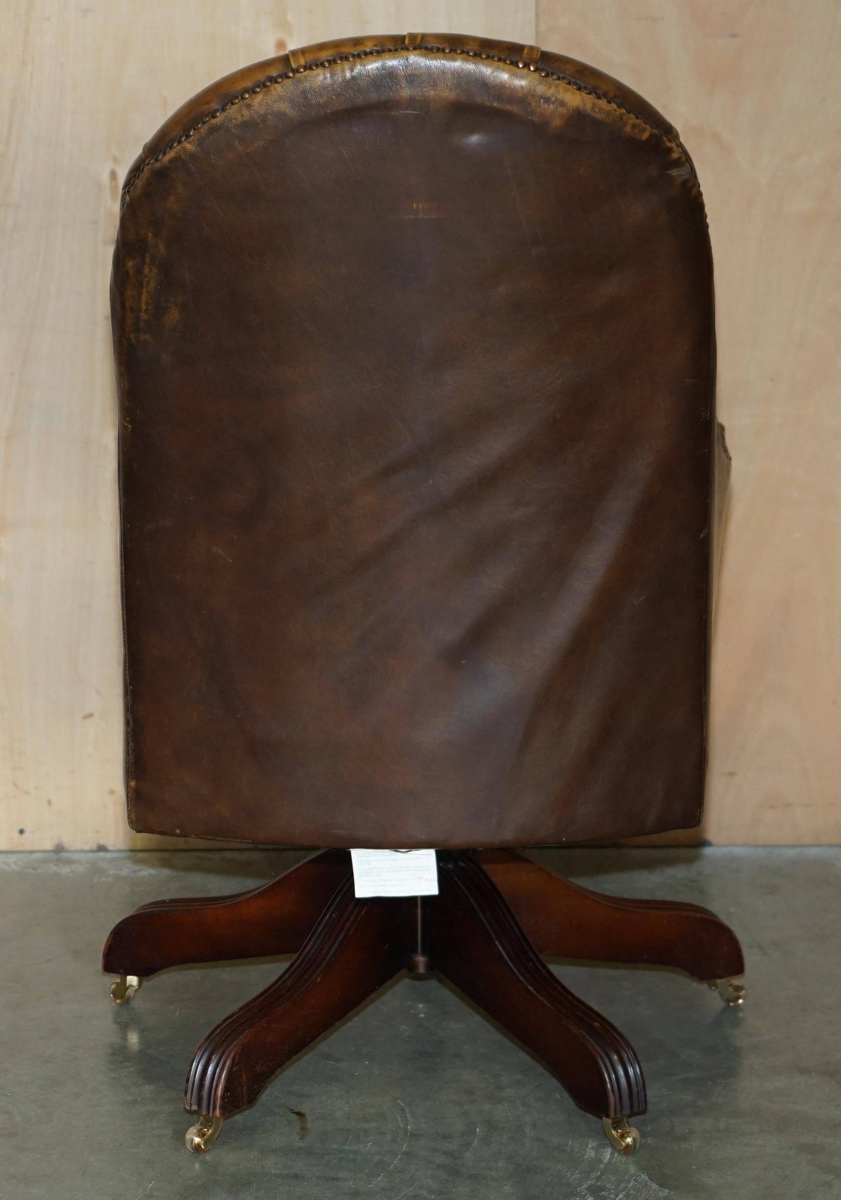 Fauteuil Chesterfield vintage en cuir vieilli