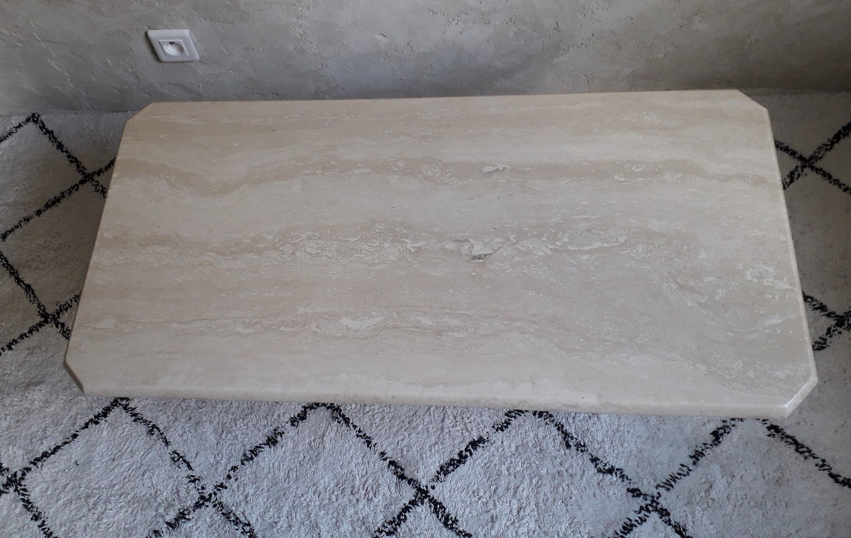 Low table in travertine